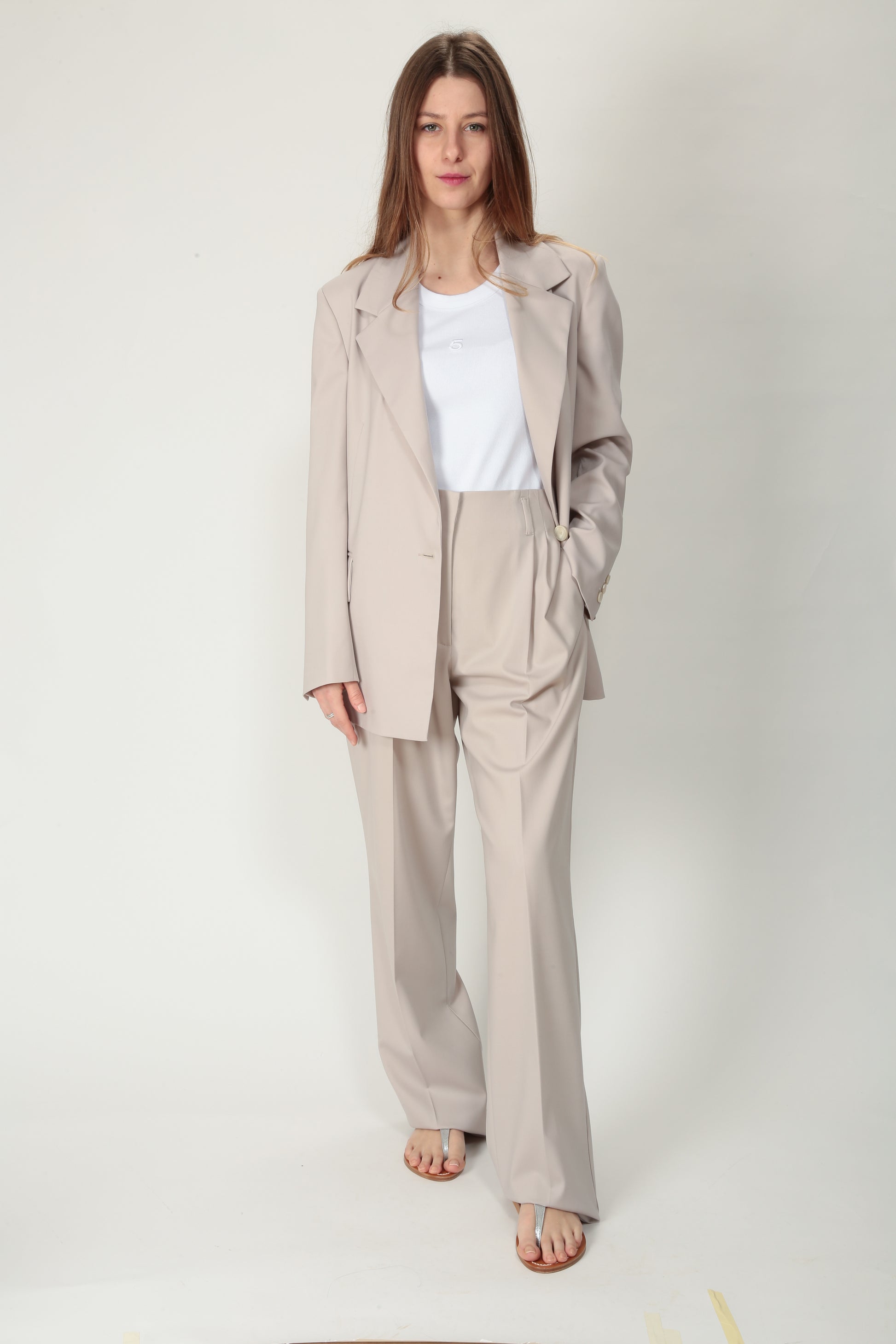 https://admin.shopify.com/store/gulieshop/products/15154415960413#:~:text=https%3A//www.gulieshop.it%20%E2%80%BA%20products%20%E2%80%BA%20l%2Dconti%2Dpantalone%2Ddoppia%2Dpinces%2Df4sp41