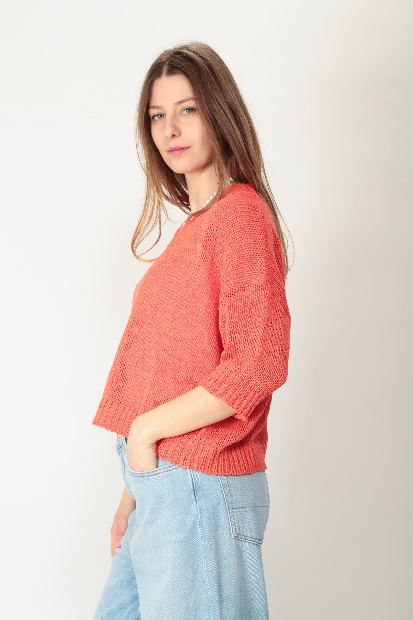https://admin.shopify.com/store/gulieshop/products/15154452201821#:~:text=https%3A//www.gulieshop.it%20%E2%80%BA%20products%20%E2%80%BA%20r%2Dcollina%2Dmaglia%2Din%2Dfilo%2Dscollo%2Da%2Dv%2Db41022%2D1