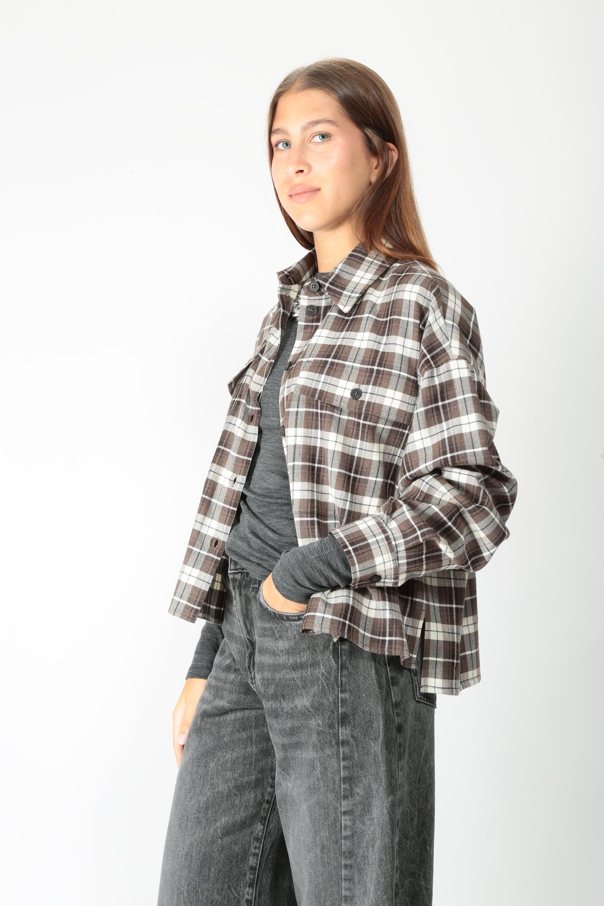 https://admin.shopify.com/store/gulieshop/products/16478647353693#:~:text=https%3A//www.gulieshop.it%20%E2%80%BA%20products%20%E2%80%BA%20maxmara%2Dweekend%2Dcamicia%2Dcropped%2Dwkdberlina