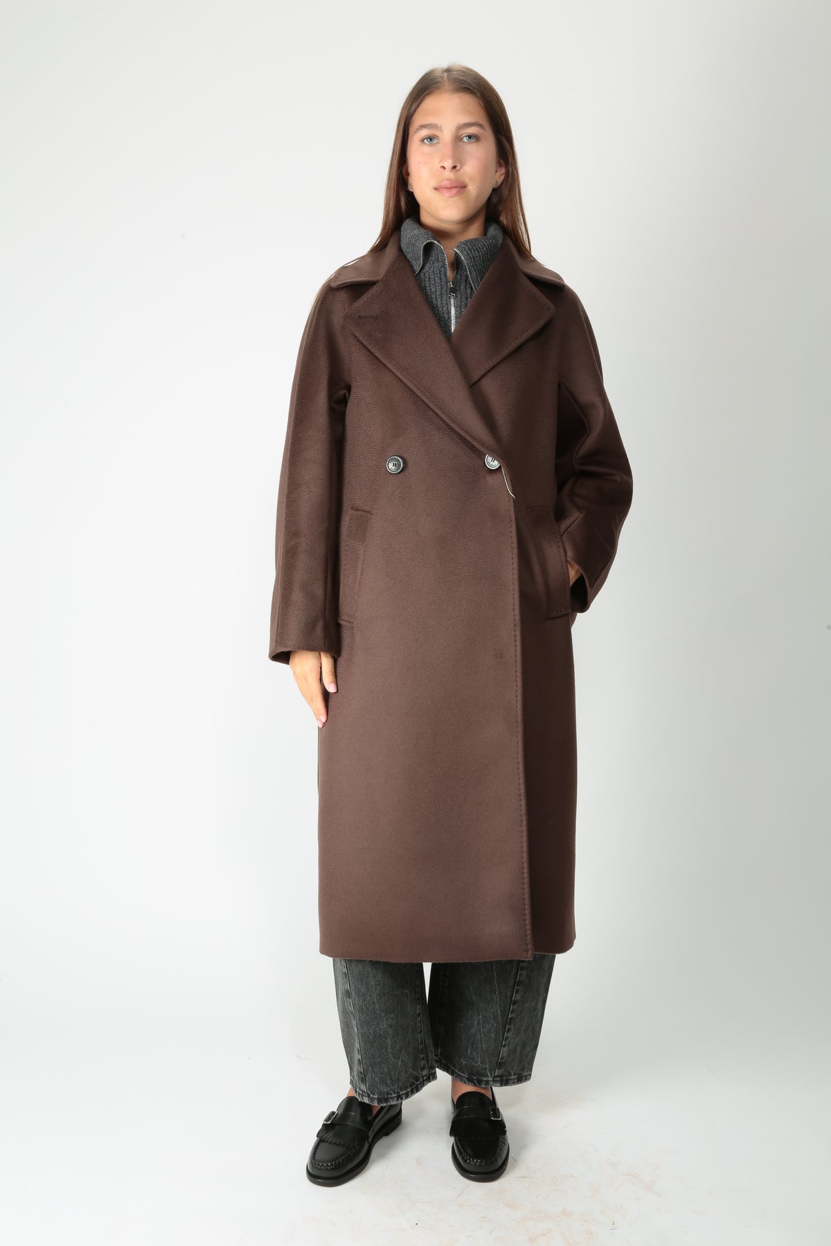 https://admin.shopify.com/store/gulieshop/products/16478647517533#:~:text=https%3A//www.gulieshop.it%20%E2%80%BA%20products%20%E2%80%BA%20maxmara%2Dweekend%2Dcappotto%2Da%2Dvestaglia%2Dwkdresina