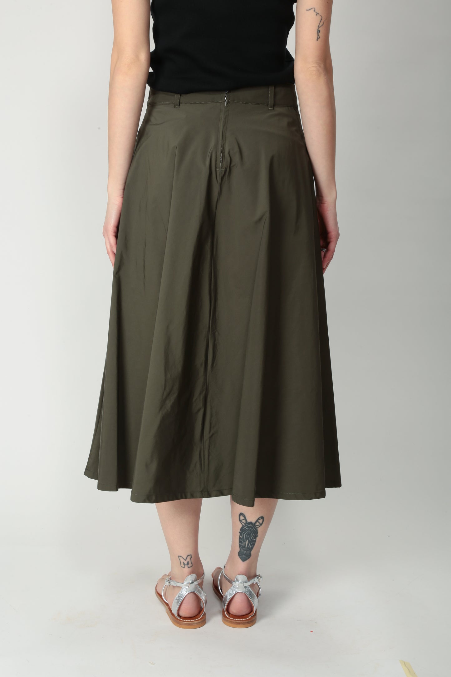 https://admin.shopify.com/store/gulieshop/products/15095553687901#:~:text=https%3A//www.gulieshop.it%20%E2%80%BA%20products%20%E2%80%BA%20department%2D5%2Dgonna%2Dmidi%2Dmore%2Ddg51250ddss0065083