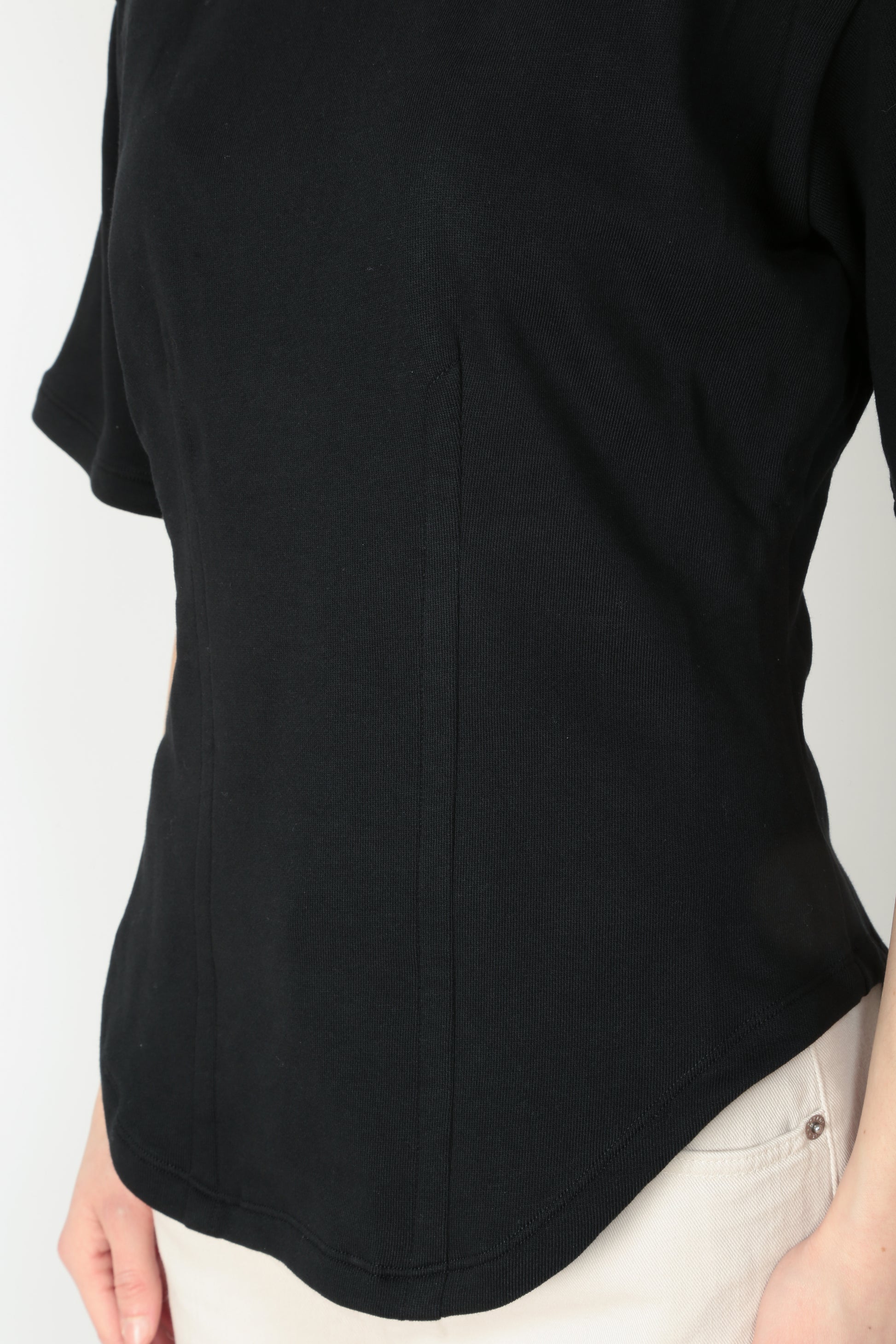 https://admin.shopify.com/store/gulieshop/products/15095554769245#:~:text=https%3A//www.gulieshop.it%20%E2%80%BA%20products%20%E2%80%BA%20department%2D5%2Dfelpa%2Da%2Dmaniche%2Dcorte%2Dpoint%2Ddf02650m2ff0005000p22