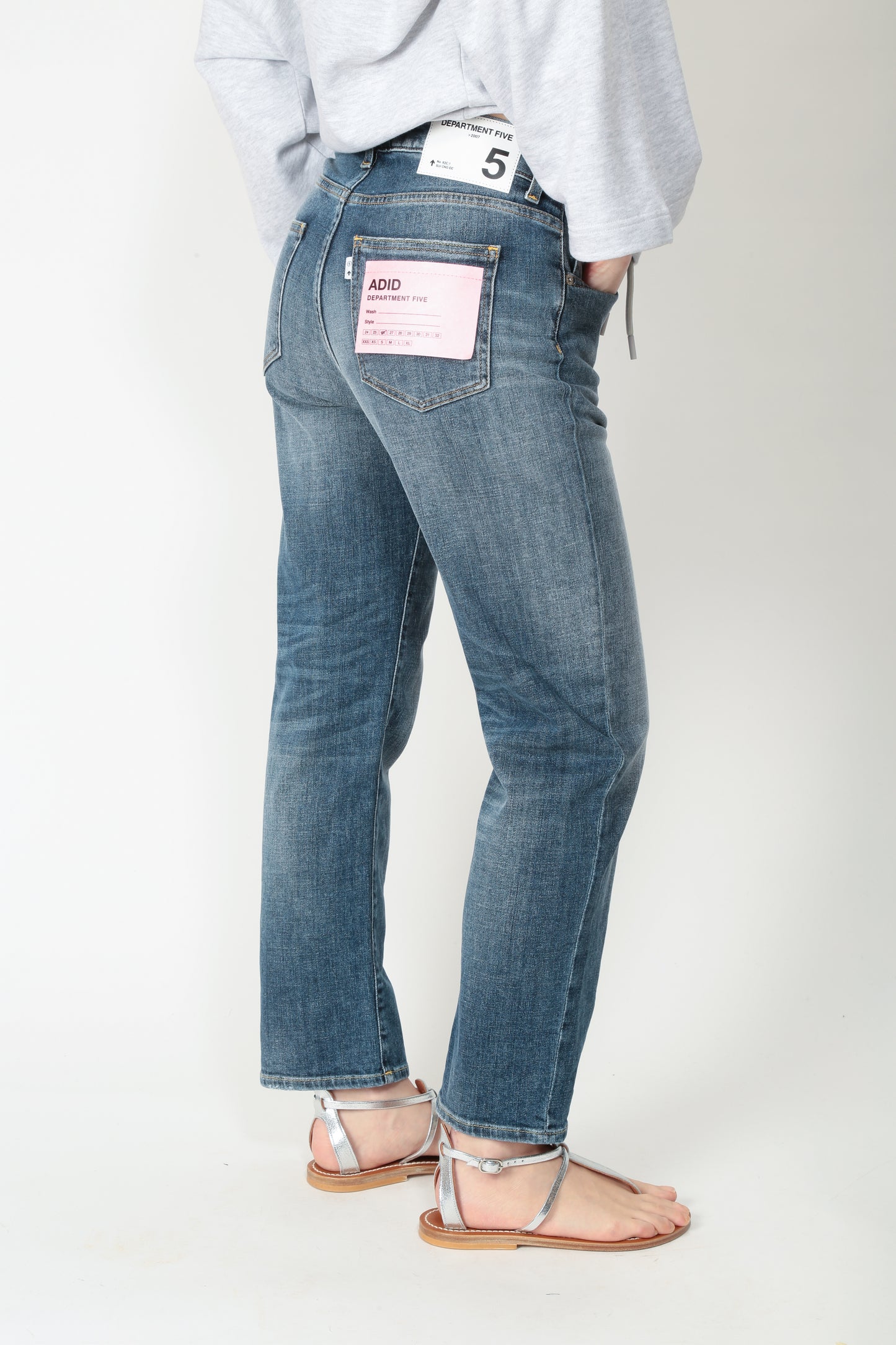 https://admin.shopify.com/store/gulieshop/products/15095553425757#:~:text=https%3A//www.gulieshop.it%20%E2%80%BA%20products%20%E2%80%BA%20department%2D5%2Djeans%2Dadid%2Ddp57450d2ds0061341