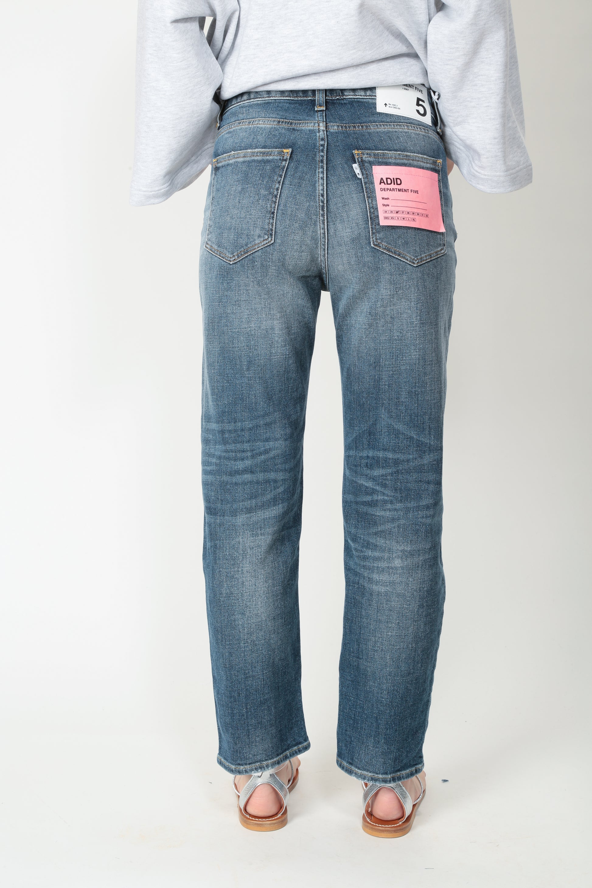 https://admin.shopify.com/store/gulieshop/products/15095553425757#:~:text=https%3A//www.gulieshop.it%20%E2%80%BA%20products%20%E2%80%BA%20department%2D5%2Djeans%2Dadid%2Ddp57450d2ds0061341