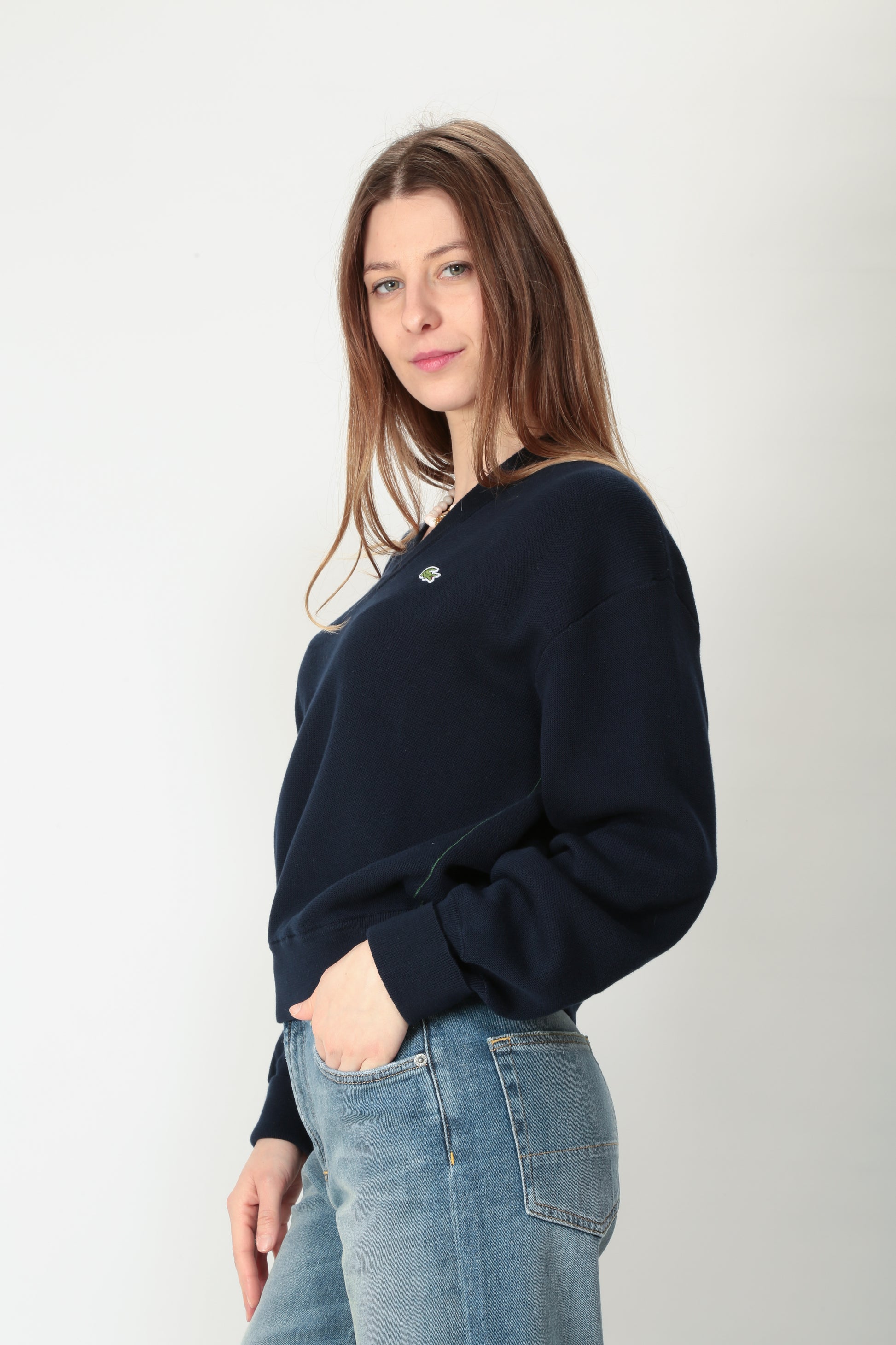 https://admin.shopify.com/store/gulieshop/products/15095558111581#:~:text=https%3A//www.gulieshop.it%20%E2%80%BA%20products%20%E2%80%BA%20lacoste%2Dmaglia%2Dscollo%2Da%2Dv%2Din%2Dcotone%2Daf5622%2D3