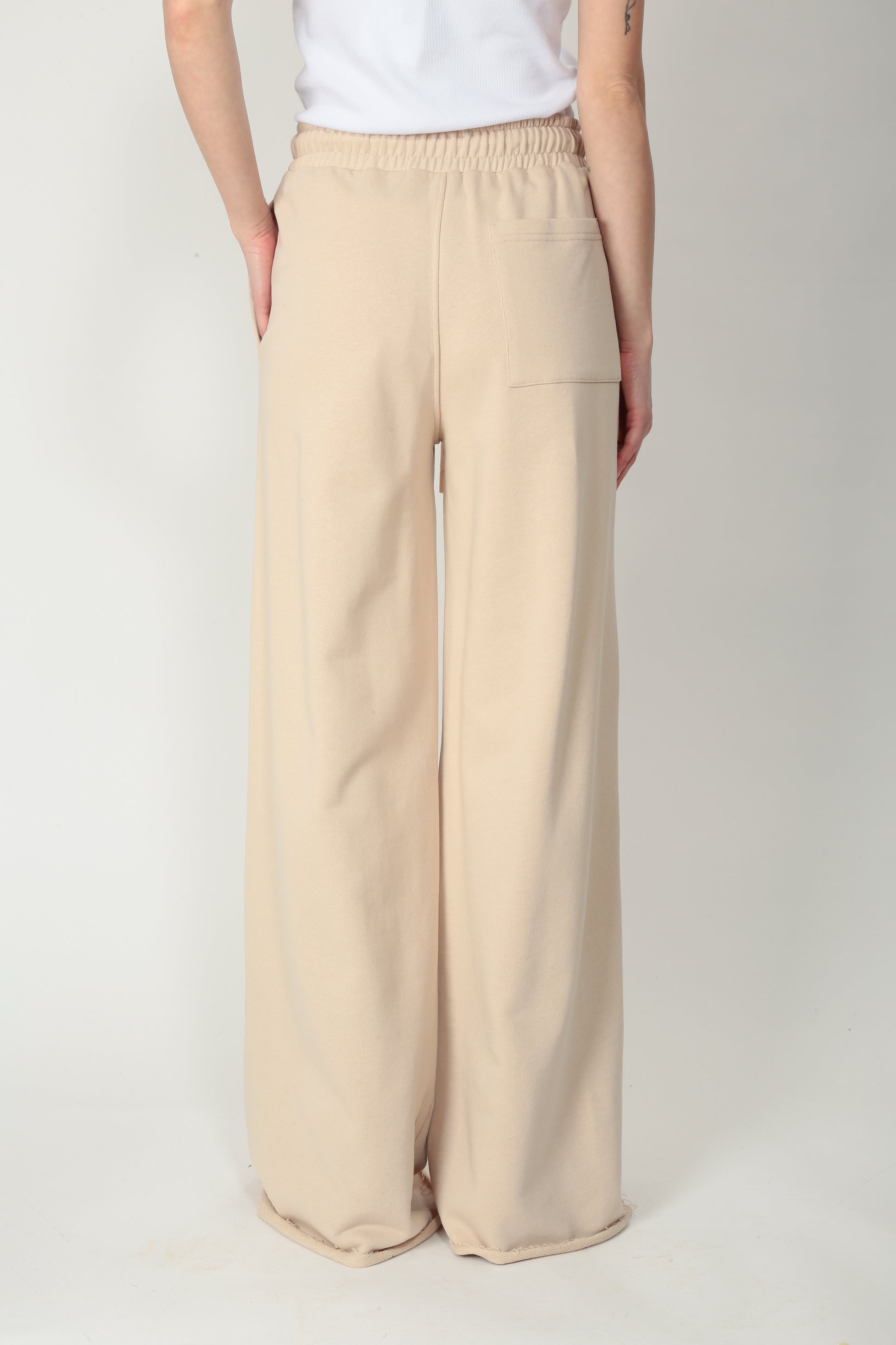 https://admin.shopify.com/store/gulieshop/products/15095552377181#:~:text=https%3A//www.gulieshop.it%20%E2%80%BA%20products%20%E2%80%BA%20department%2D5%2Dpantalone%2Djogger%2Dulco%2Ddp59650d2ff0026000p70
