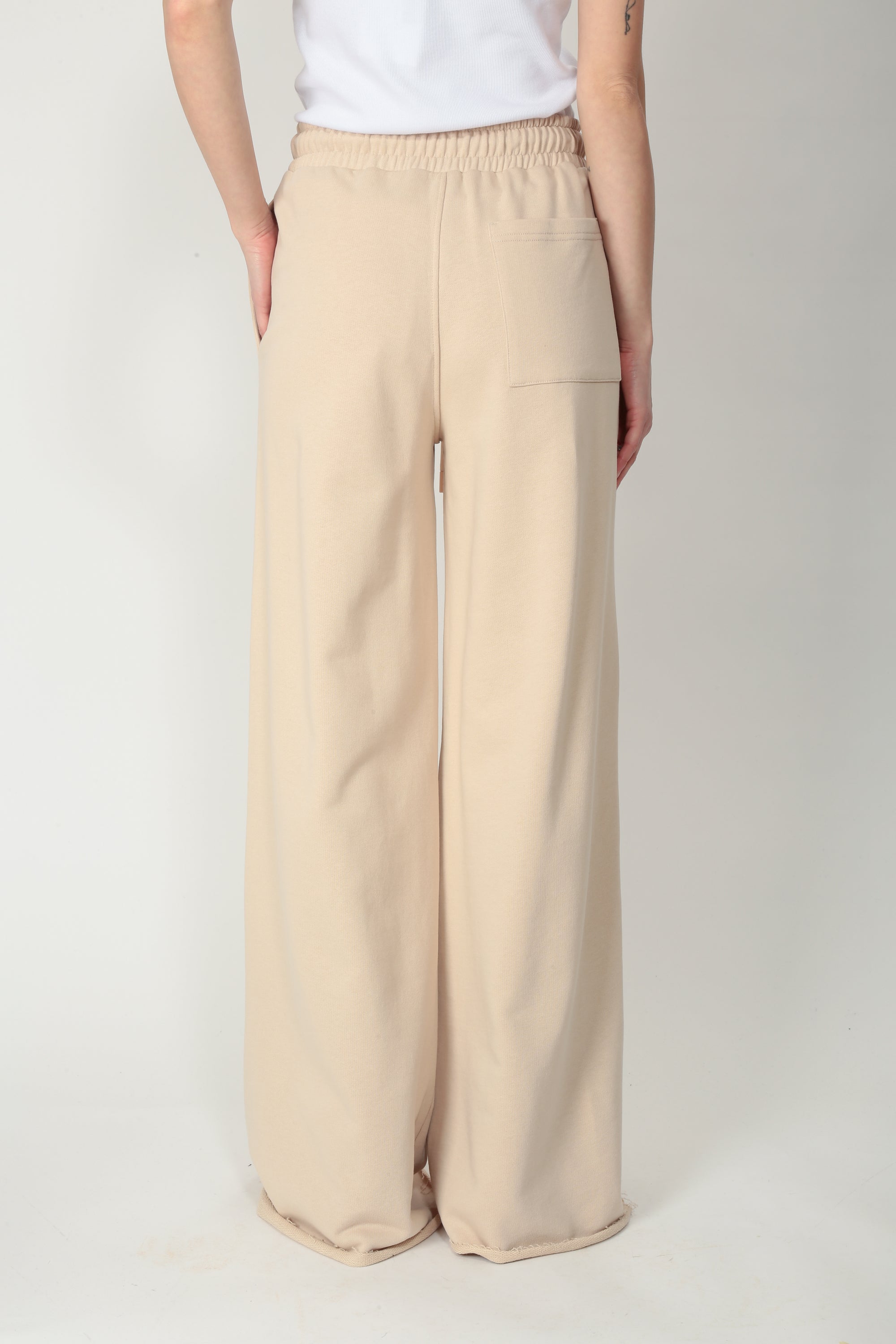 https://admin.shopify.com/store/gulieshop/products/15095552377181#:~:text=https%3A//www.gulieshop.it%20%E2%80%BA%20products%20%E2%80%BA%20department%2D5%2Dpantalone%2Djogger%2Dulco%2Ddp59650d2ff0026000p70