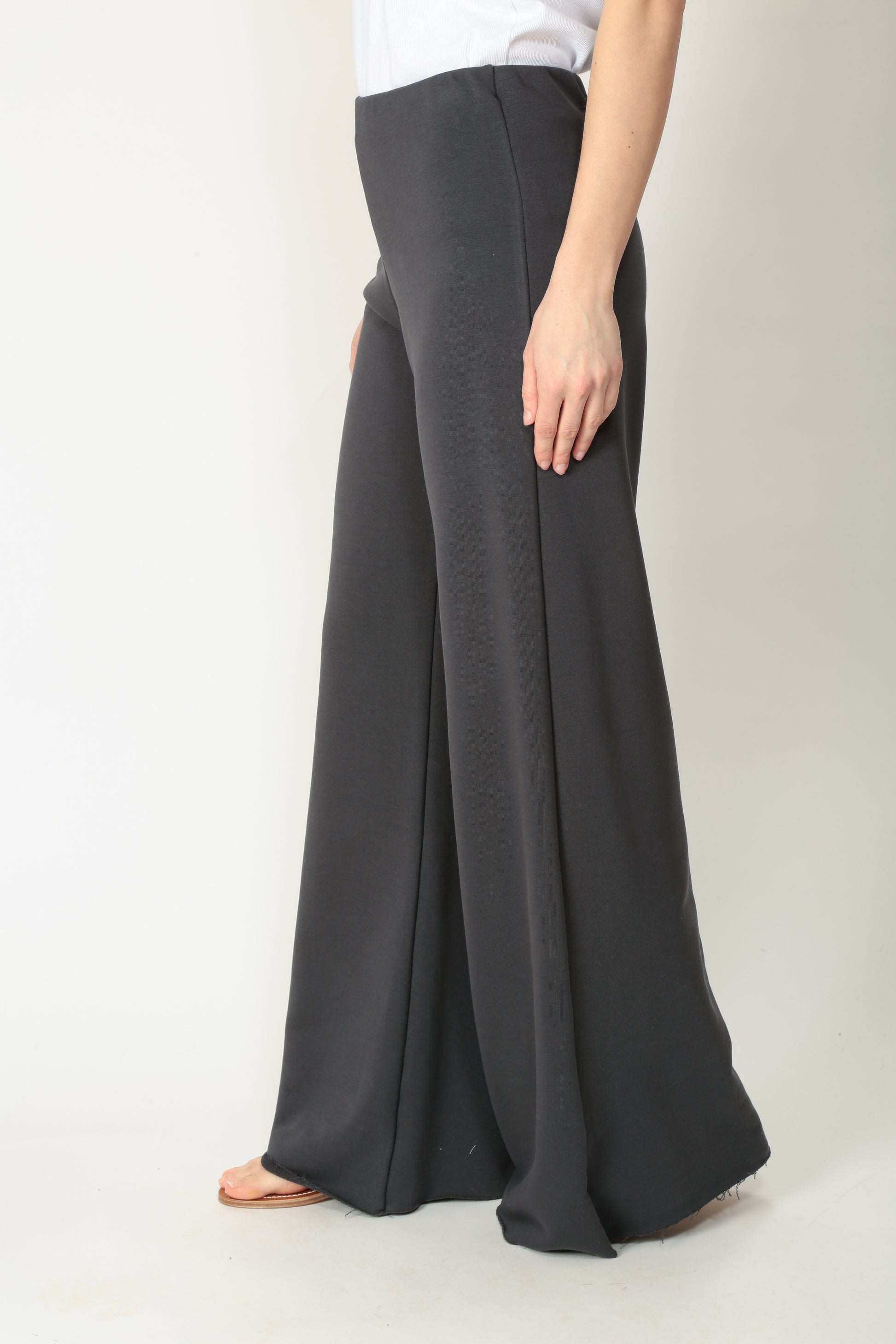 https://admin.shopify.com/store/gulieshop/products/15154426216797#:~:text=https%3A//www.gulieshop.it%20%E2%80%BA%20products%20%E2%80%BA%201978%2Dpantalone%2Dampio%2Din%2Dfelpa%2Dlivia
