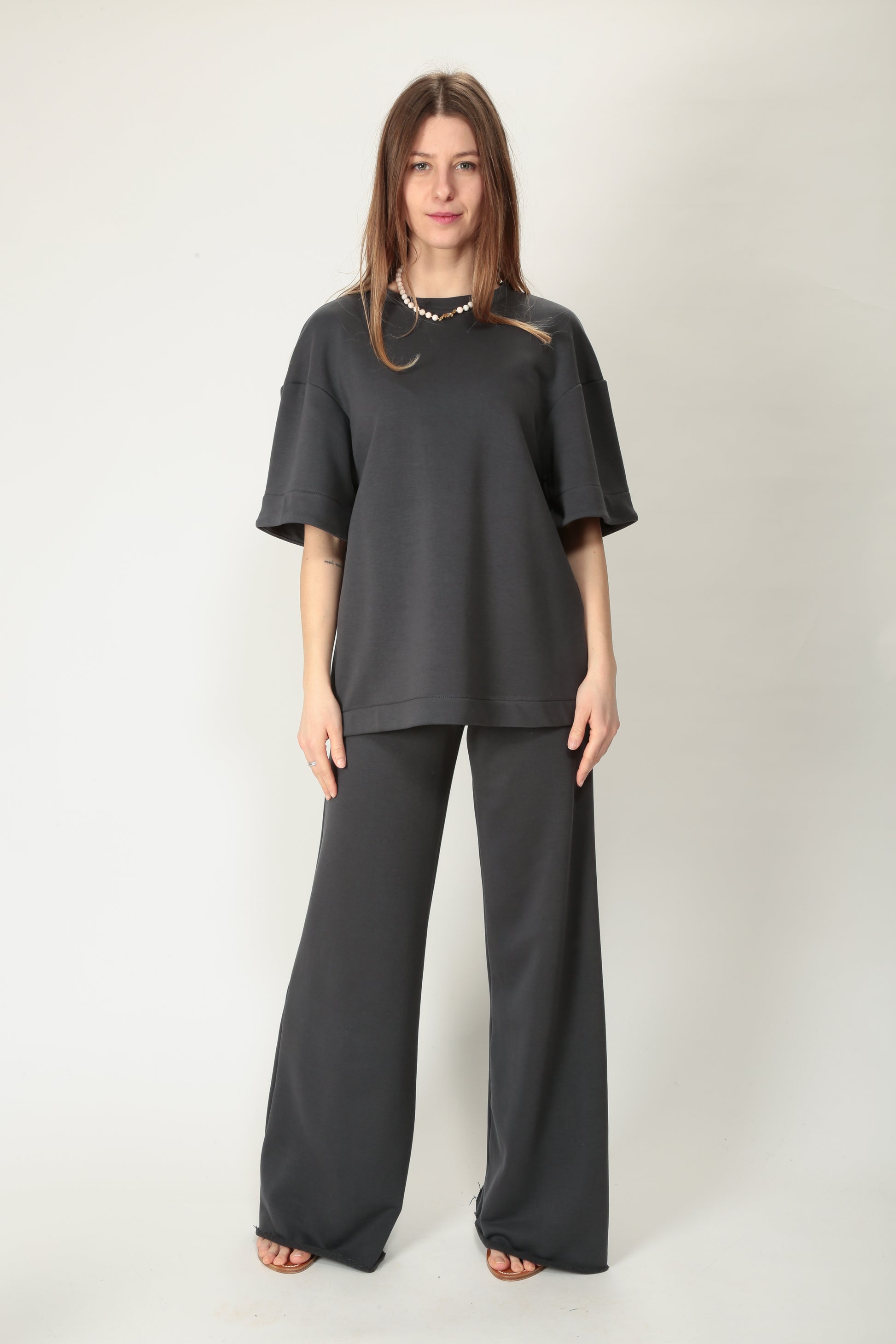 https://admin.shopify.com/store/gulieshop/products/15154426216797#:~:text=https%3A//www.gulieshop.it%20%E2%80%BA%20products%20%E2%80%BA%201978%2Dpantalone%2Dampio%2Din%2Dfelpa%2Dlivia