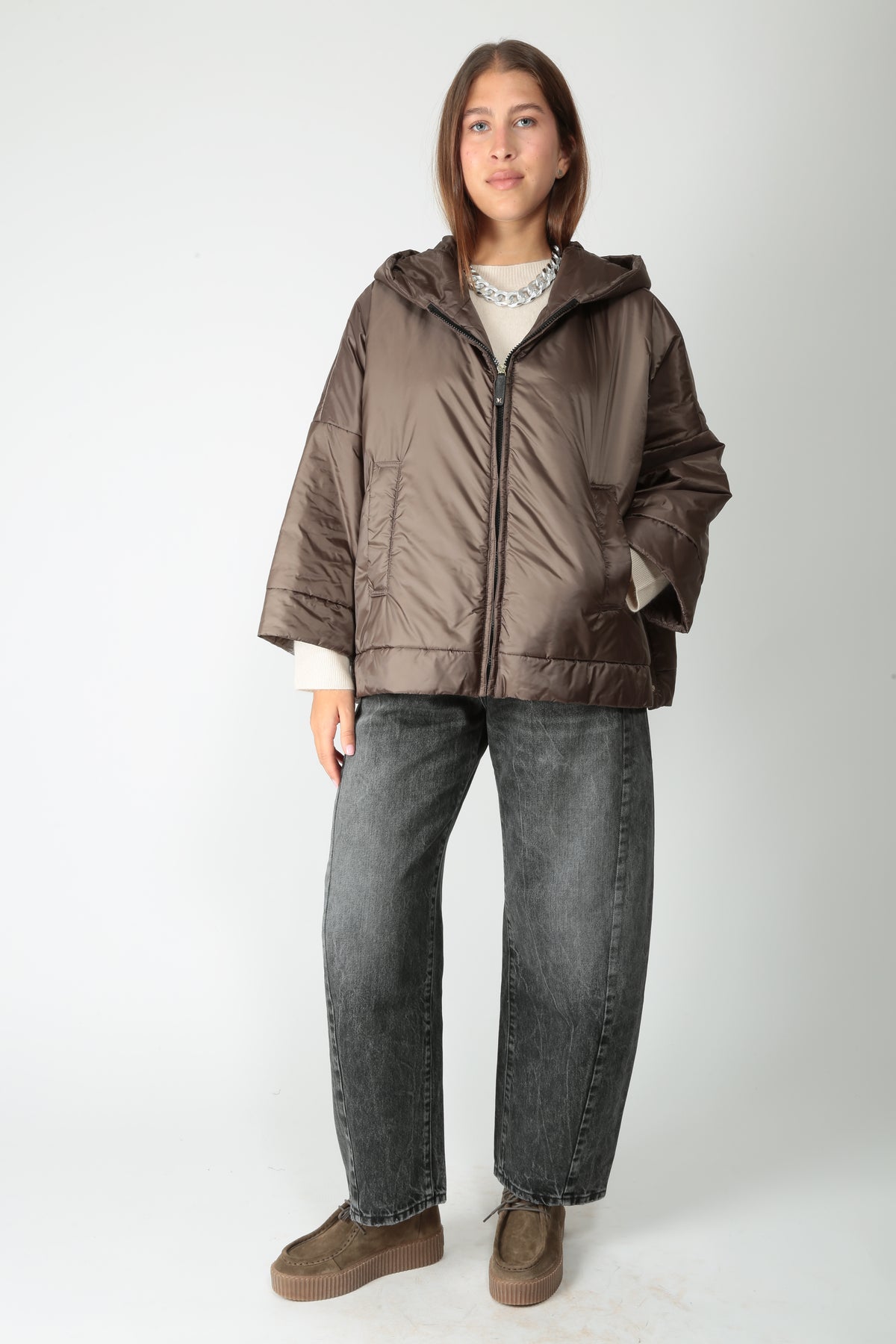 https://admin.shopify.com/store/gulieshop/products/16409619693917#:~:text=https%3A//www.gulieshop.it%20%E2%80%BA%20products%20%E2%80%BA%20maxmara%2Dthe%2Dcube%2Dpiumino%2Dcorto%2Dcon%2Dcappuccio%2Dmtcfiore