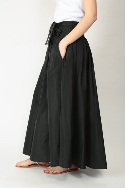 https://admin.shopify.com/store/gulieshop/products/15036214182237#:~:text=https%3A//www.gulieshop.it%20%E2%80%BA%20products%20%E2%80%BA%20s%2Dmaxmara%2Dgonna%2Dlunga%2Din%2Dtaffeta%2Dgea