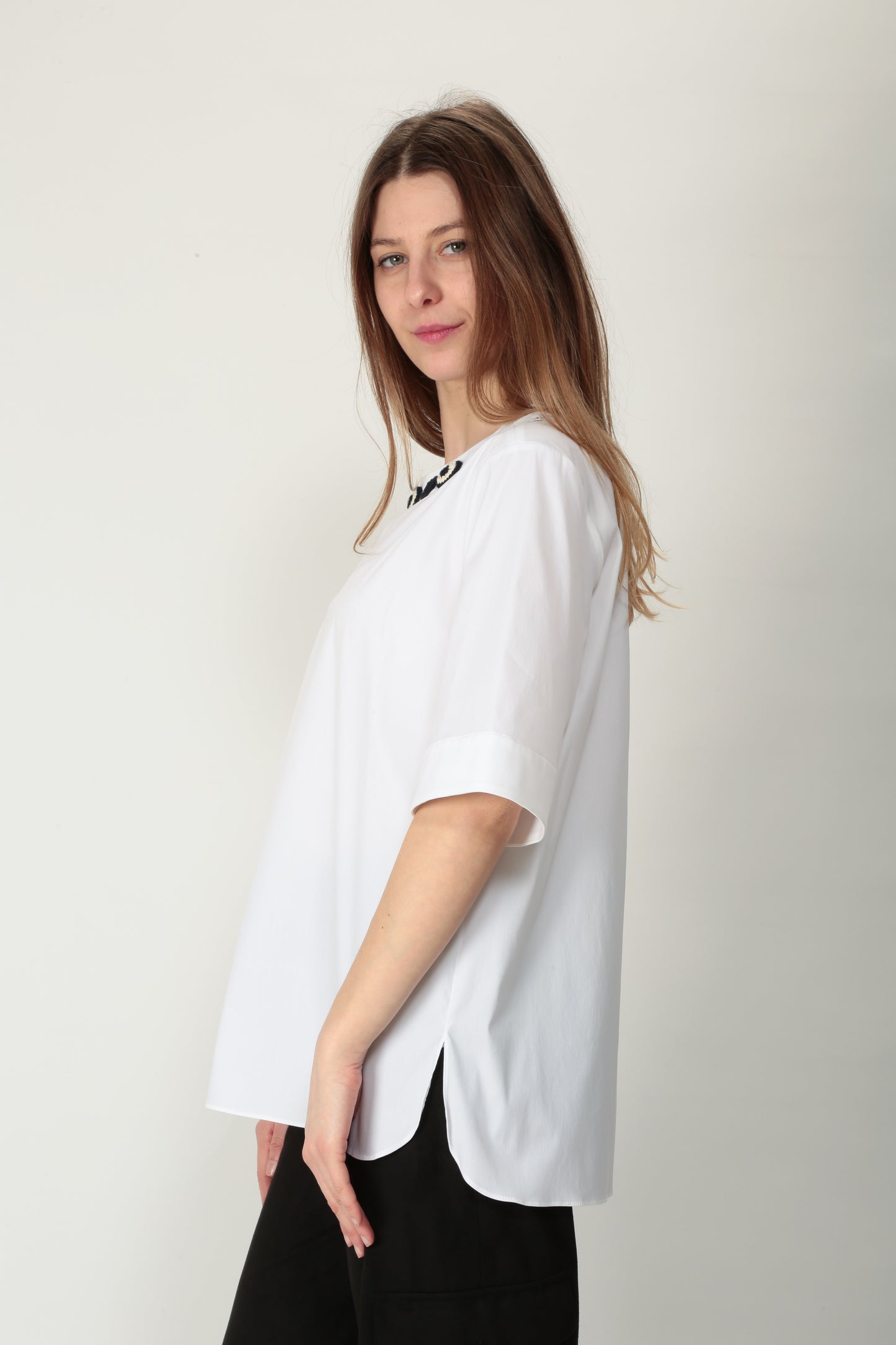 https://admin.shopify.com/store/gulieshop/products/15036214018397#:~:text=https%3A//www.gulieshop.it%20%E2%80%BA%20products%20%E2%80%BA%20s%2Dmaxmara%2Dt%2Dshirt%2Din%2Dpopeline%2Dcon%2Dricamo%2Ddora