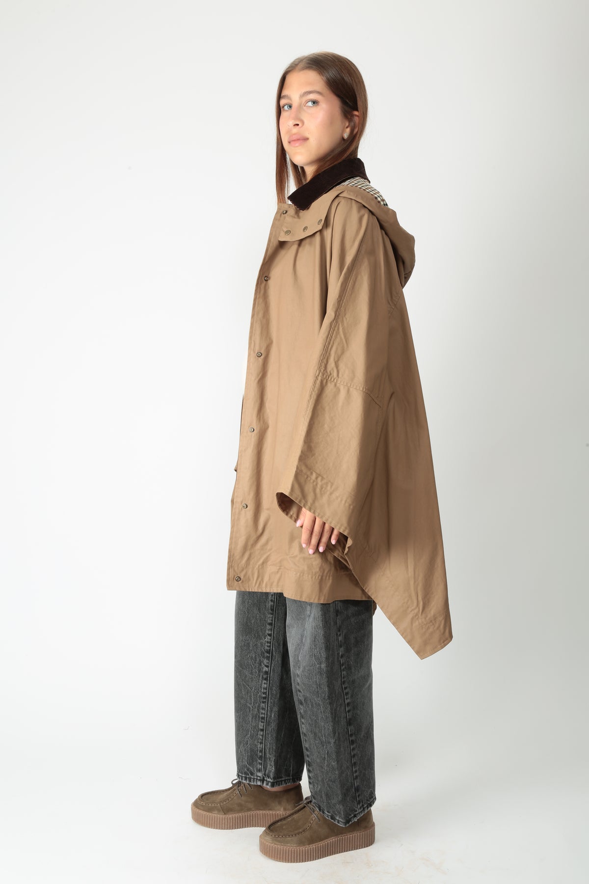 https://admin.shopify.com/store/gulieshop/products/16416817348957#:~:text=https%3A//www.gulieshop.it%20%E2%80%BA%20products%20%E2%80%BA%20solotre%2Dmantella%2Dcon%2Dcappuccio%2Dm1ac0025