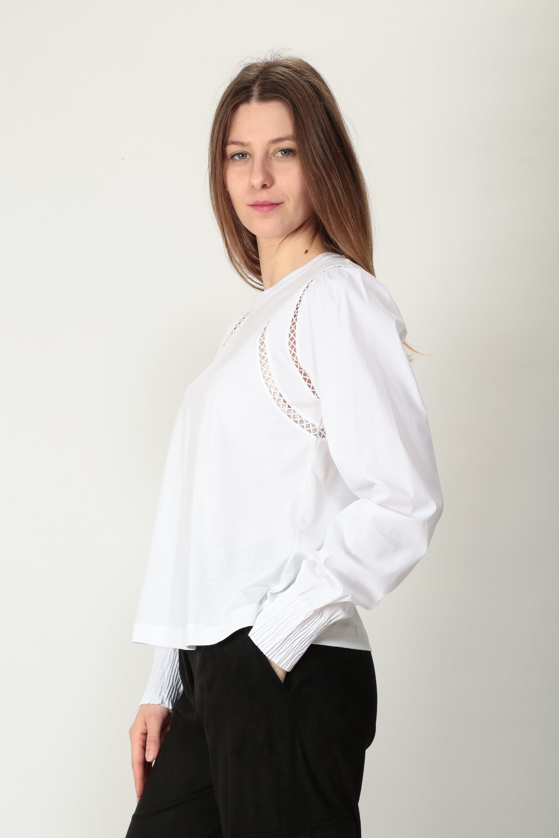 https://admin.shopify.com/store/gulieshop/products/15200705872221#:~:text=https%3A//www.gulieshop.it%20%E2%80%BA%20products%20%E2%80%BA%20purotatto%2Dt%2Dshirt%2Dmanica%2Dlunga%2Dcon%2Dricamo%2Dss250211436