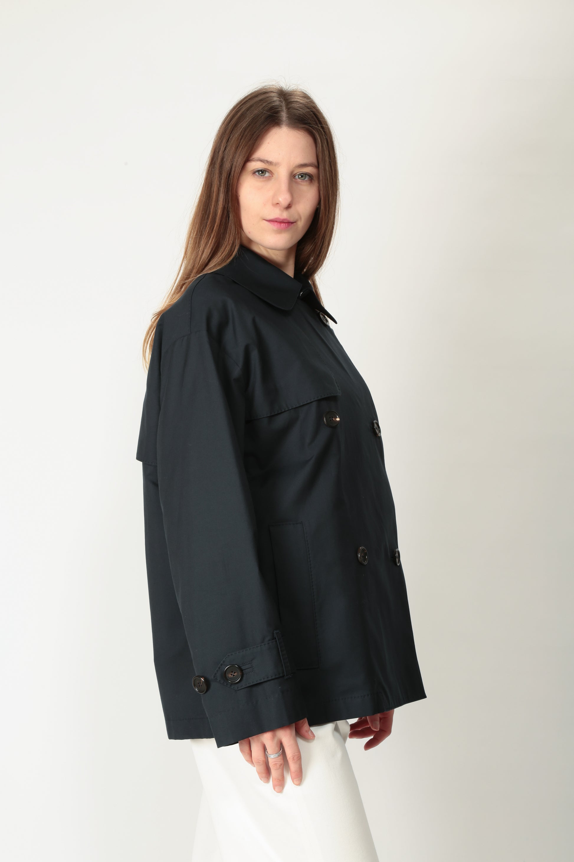 https://admin.shopify.com/store/gulieshop/products/15307099832669#:~:text=https%3A//www.gulieshop.it%20%E2%80%BA%20products%20%E2%80%BA%20maxmara%2Dthe%2Dcube%2Dtrench%2Dcorto%2Dzeno