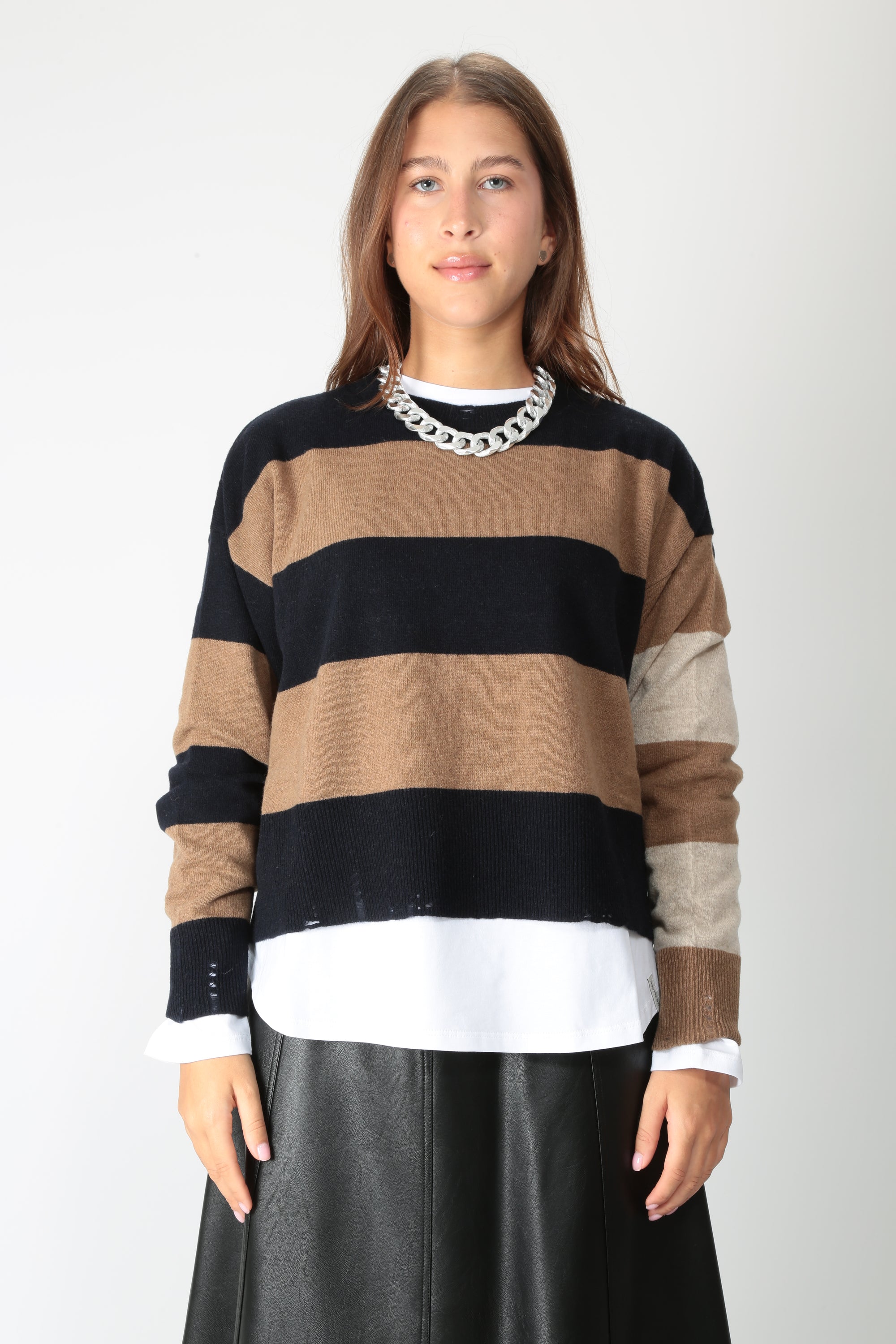 https://admin.shopify.com/store/gulieshop/products/16448338559325#:~:text=https%3A//www.gulieshop.it%20%E2%80%BA%20products%20%E2%80%BA%20jei%2Do%2Dlaboratorio%2Dmaglia%2Dmisto%2Dlana%2D4718