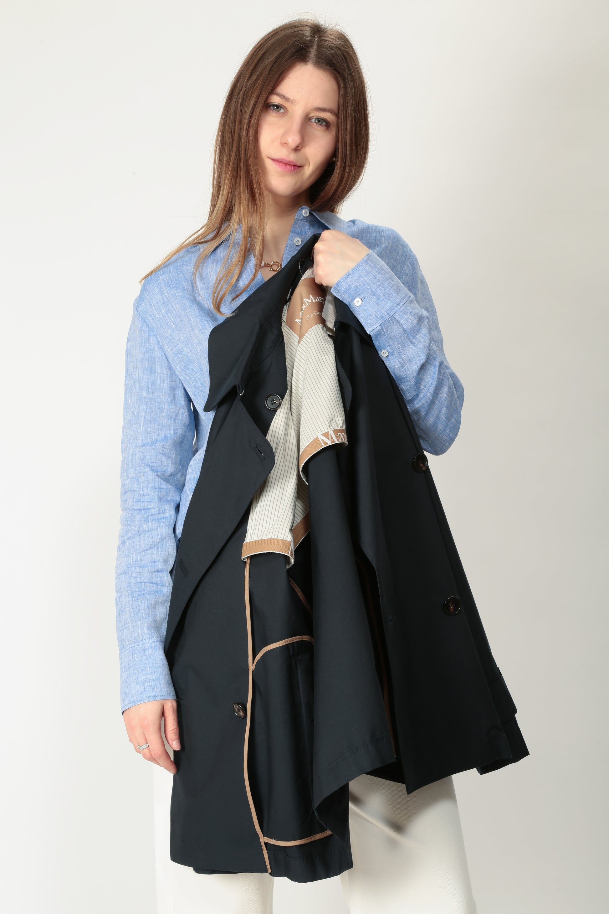 https://admin.shopify.com/store/gulieshop/products/15307099832669#:~:text=https%3A//www.gulieshop.it%20%E2%80%BA%20products%20%E2%80%BA%20maxmara%2Dthe%2Dcube%2Dtrench%2Dcorto%2Dzeno