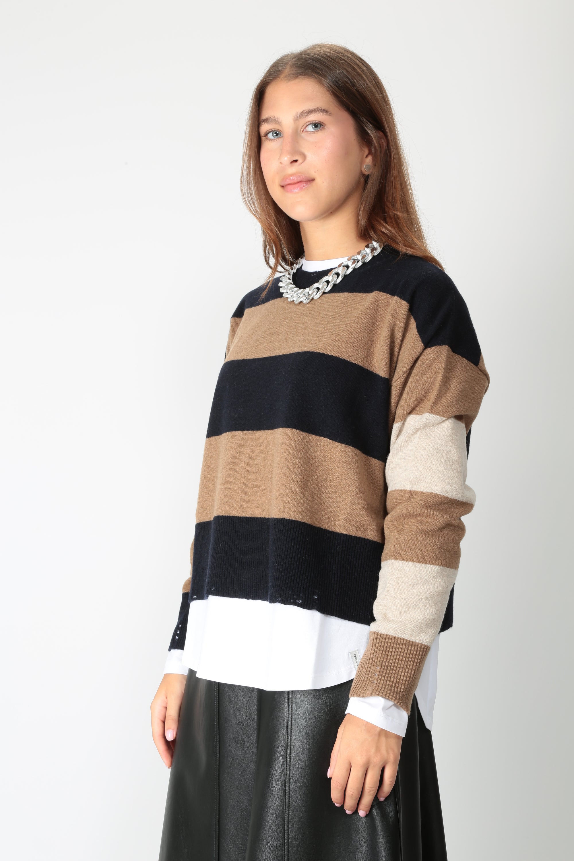 https://admin.shopify.com/store/gulieshop/products/16448338559325#:~:text=https%3A//www.gulieshop.it%20%E2%80%BA%20products%20%E2%80%BA%20jei%2Do%2Dlaboratorio%2Dmaglia%2Dmisto%2Dlana%2D4718