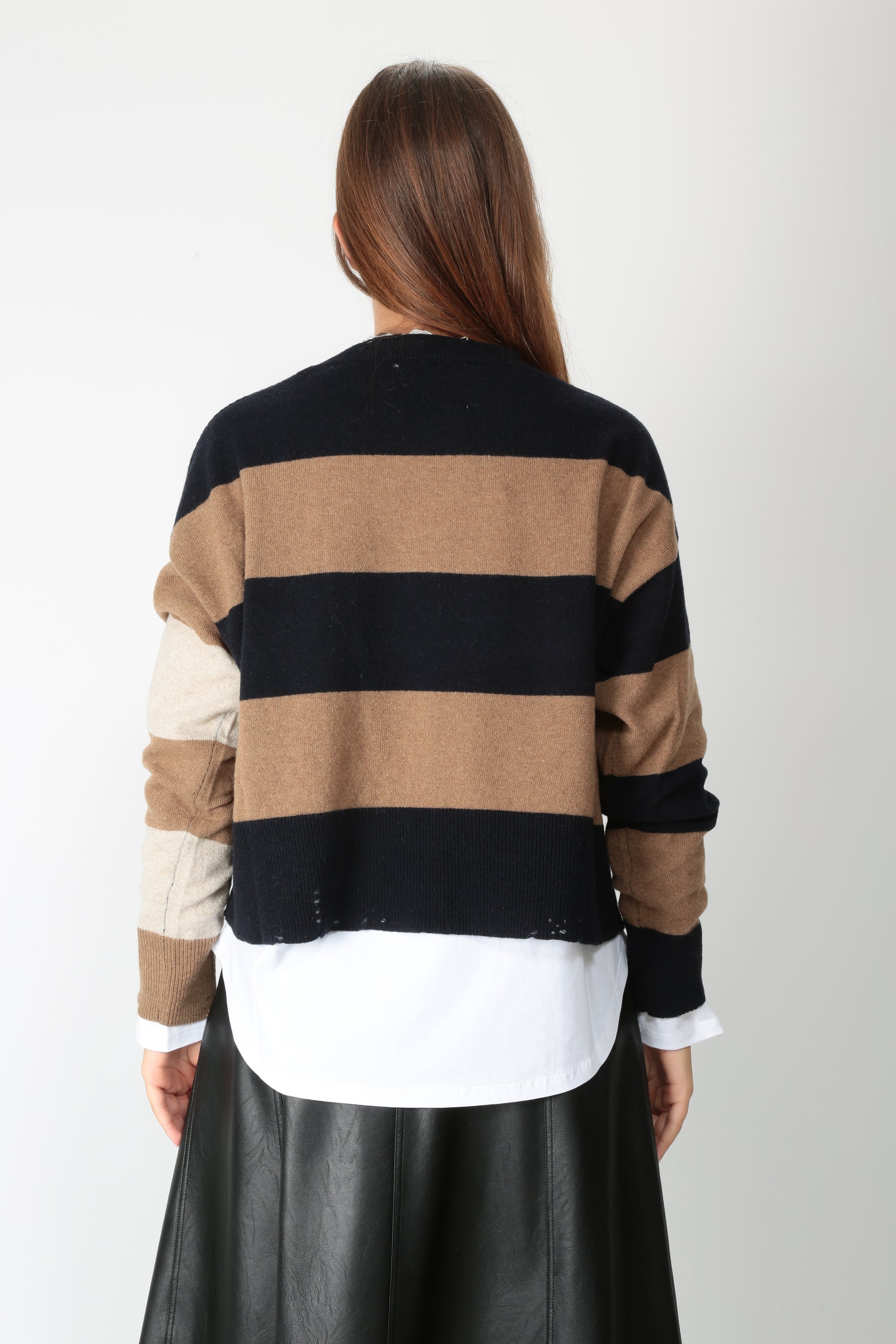 https://admin.shopify.com/store/gulieshop/products/16448338559325#:~:text=https%3A//www.gulieshop.it%20%E2%80%BA%20products%20%E2%80%BA%20jei%2Do%2Dlaboratorio%2Dmaglia%2Dmisto%2Dlana%2D4718