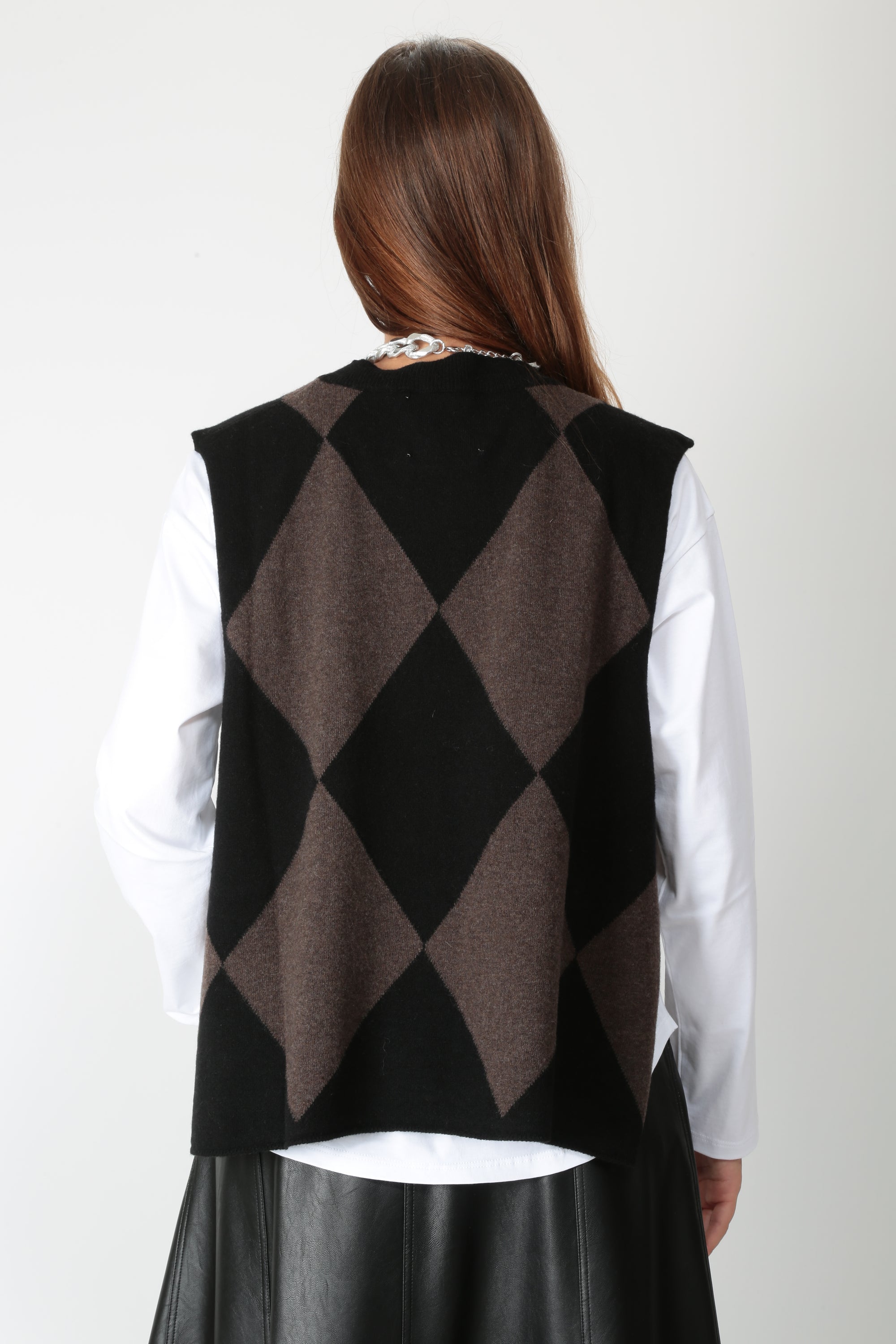 https://admin.shopify.com/store/gulieshop/products/16448339181917#:~:text=https%3A//www.gulieshop.it%20%E2%80%BA%20products%20%E2%80%BA%20jei%2Do%2Dlaboratorio%2Dgilet%2Dmisto%2Dlana%2D4717
