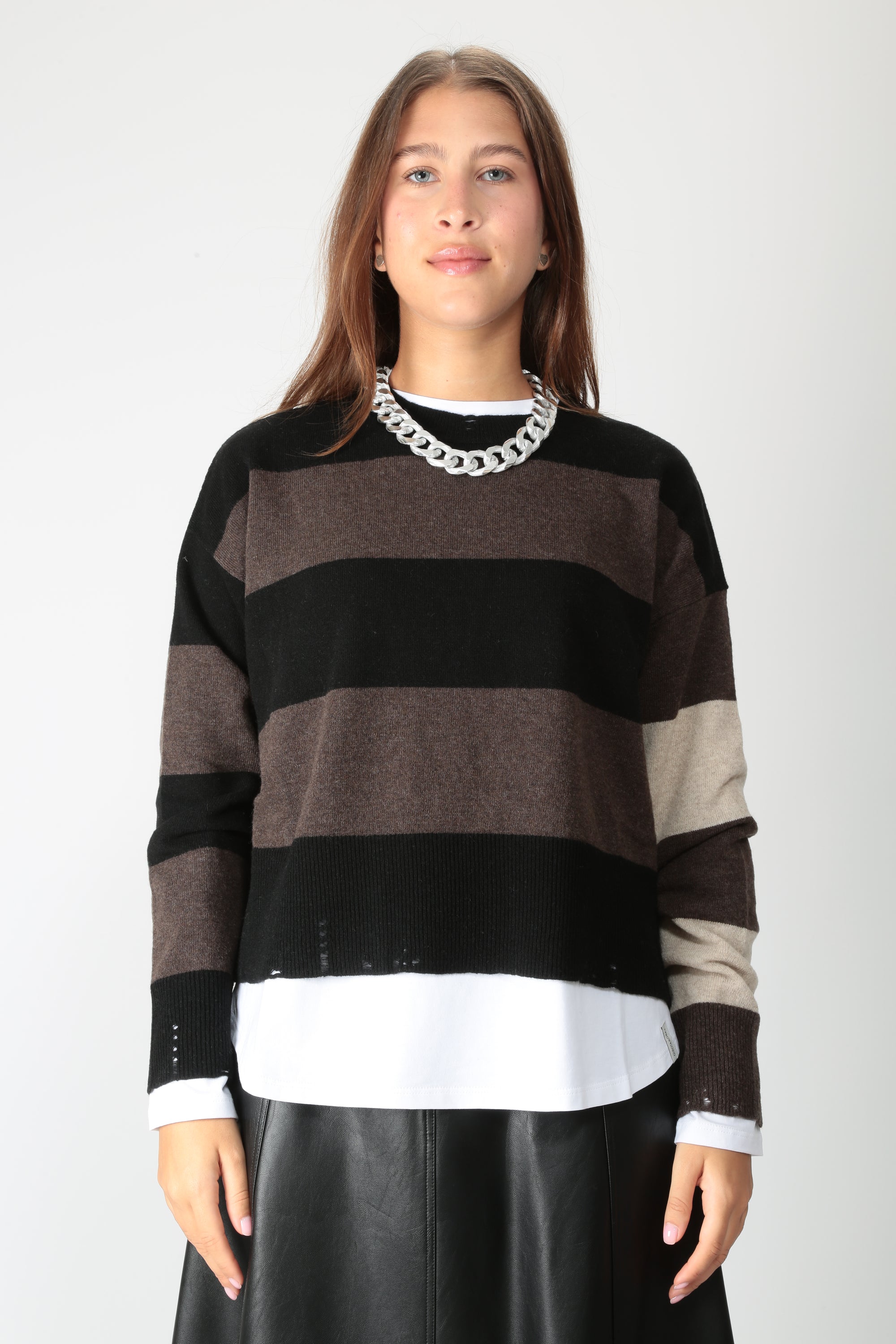 https://admin.shopify.com/store/gulieshop/products/16448338690397#:~:text=https%3A//www.gulieshop.it%20%E2%80%BA%20products%20%E2%80%BA%20jei%2Do%2Dlaboratorio%2Dmaglia%2Dmisto%2Dlana%2D4719