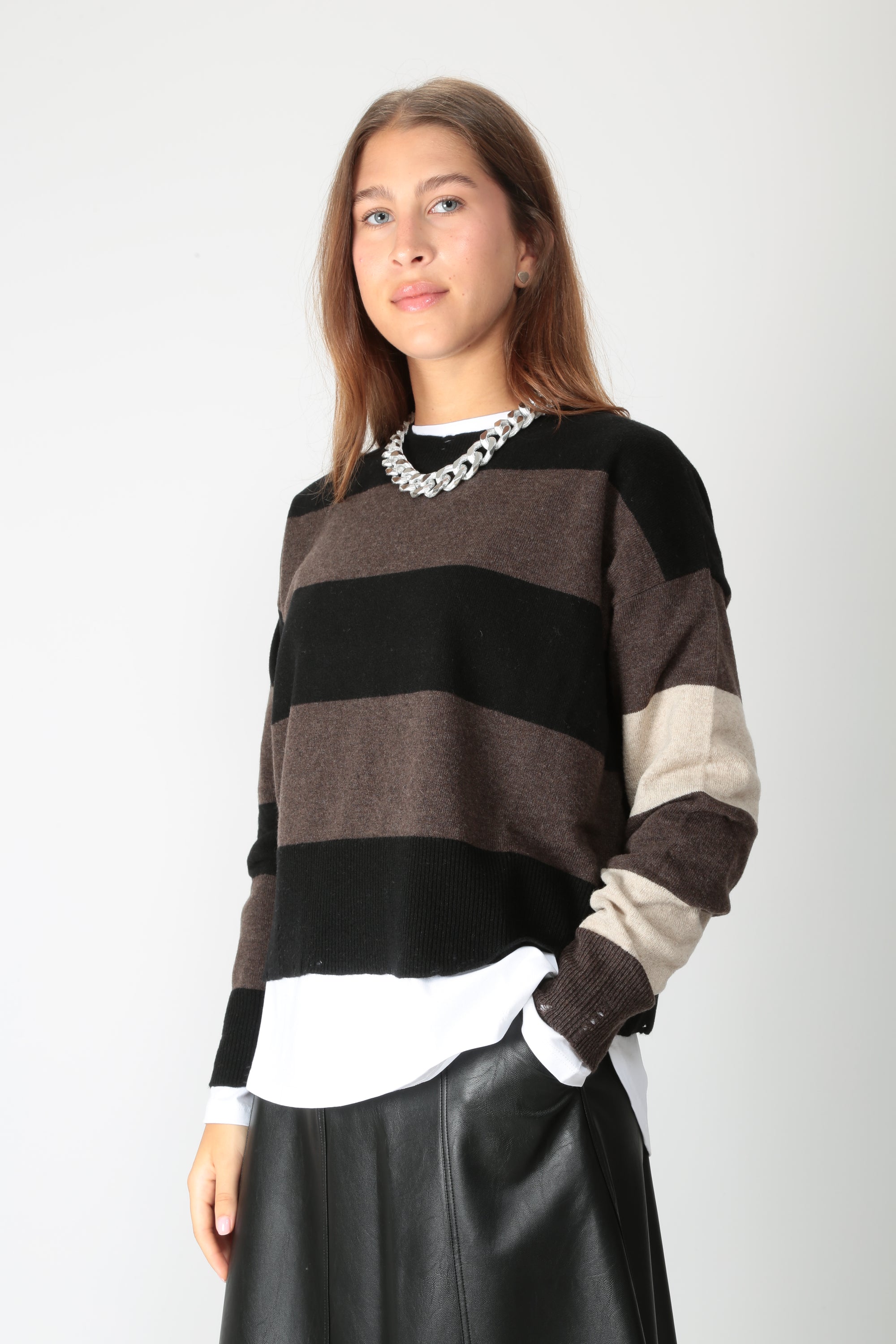 https://admin.shopify.com/store/gulieshop/products/16448338690397#:~:text=https%3A//www.gulieshop.it%20%E2%80%BA%20products%20%E2%80%BA%20jei%2Do%2Dlaboratorio%2Dmaglia%2Dmisto%2Dlana%2D4719