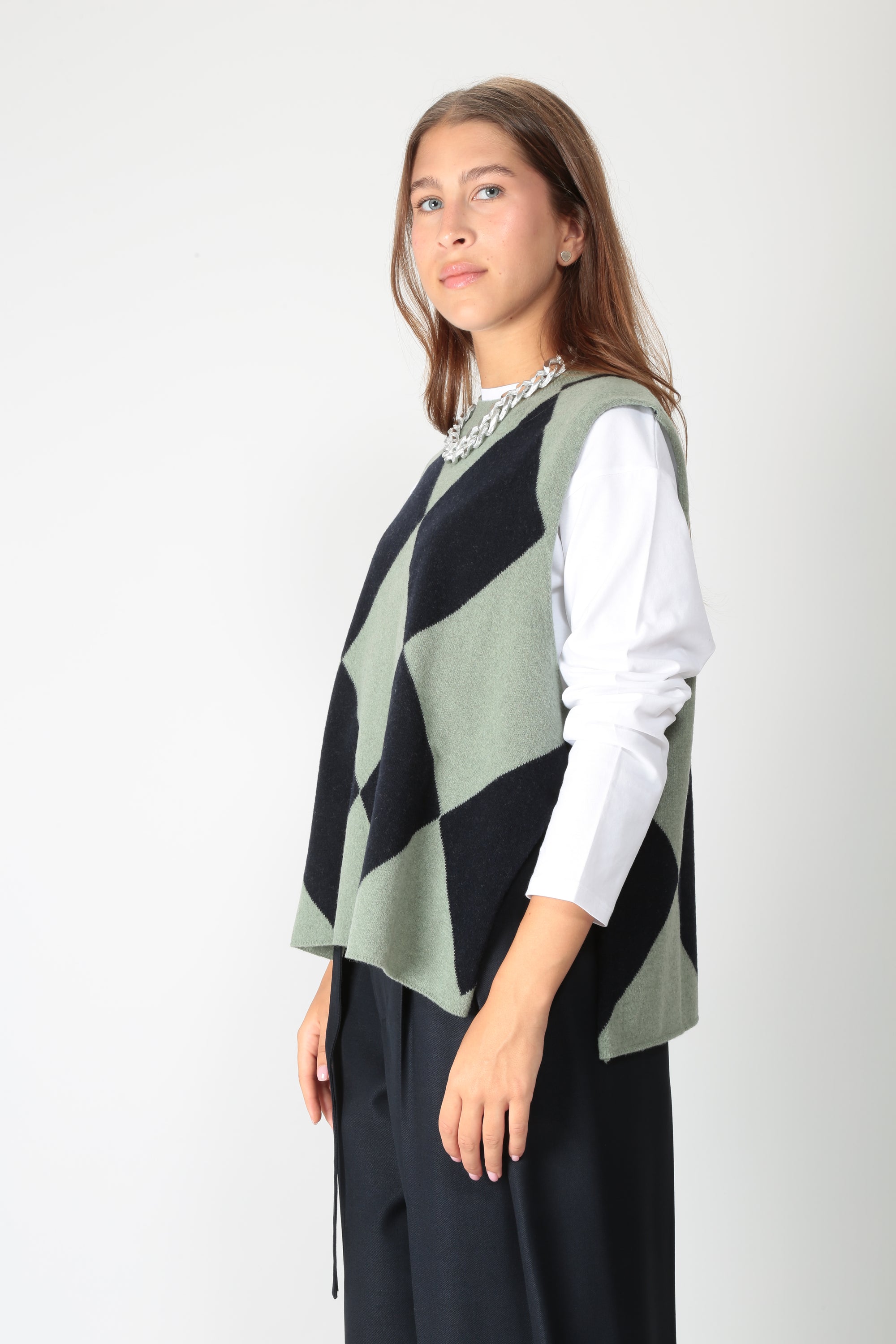 https://admin.shopify.com/store/gulieshop/products/16448339018077#:~:text=https%3A//www.gulieshop.it%20%E2%80%BA%20products%20%E2%80%BA%20jei%2Do%2Dlaboratorio%2Dgilet%2Dmisto%2Dlana%2D4716