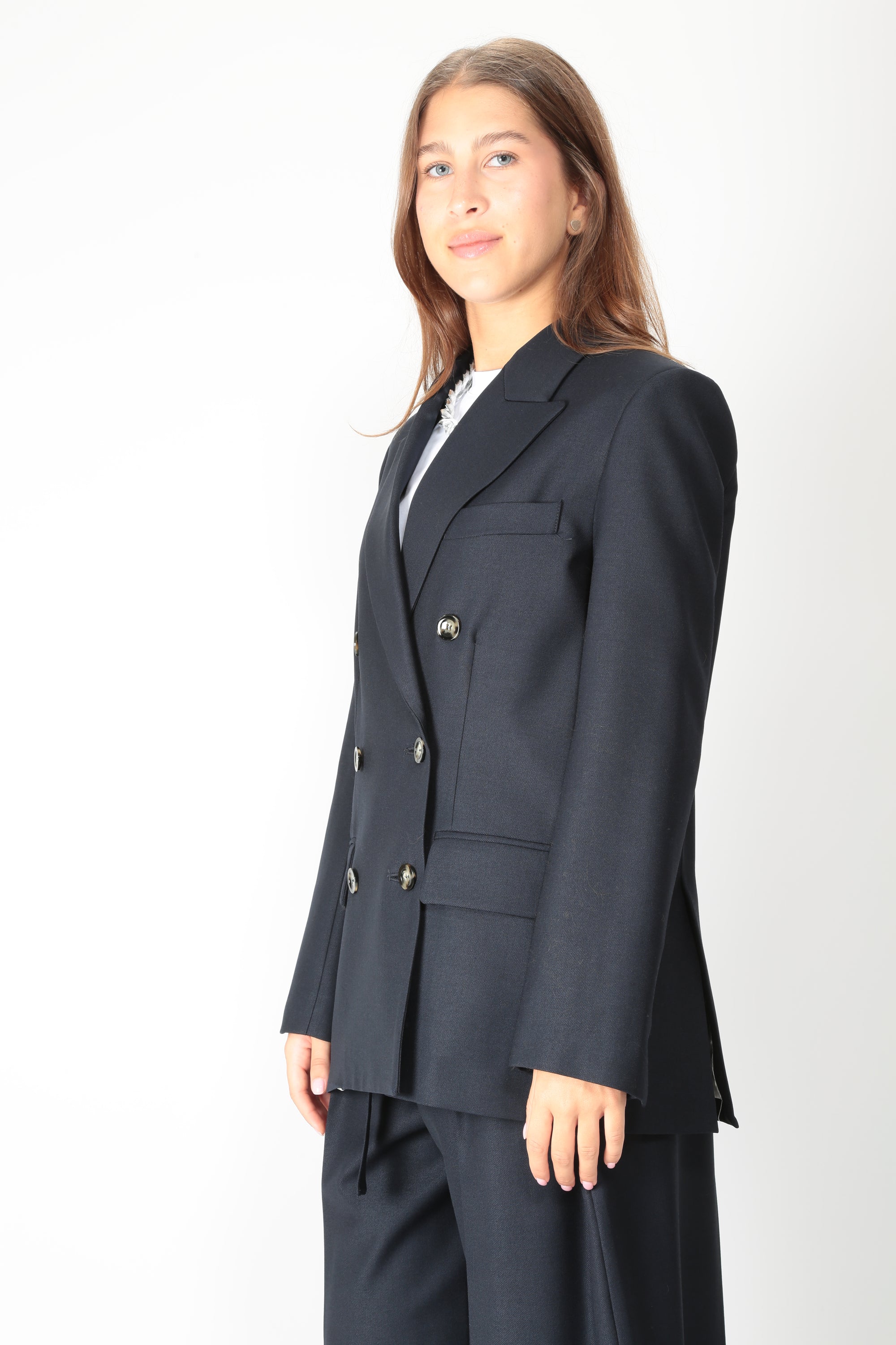 https://admin.shopify.com/store/gulieshop/products/16416816988509#:~:text=https%3A//www.gulieshop.it%20%E2%80%BA%20products%20%E2%80%BA%20solotre%2Dgiacca%2Ddoppiopetto%2Dm1ac0042