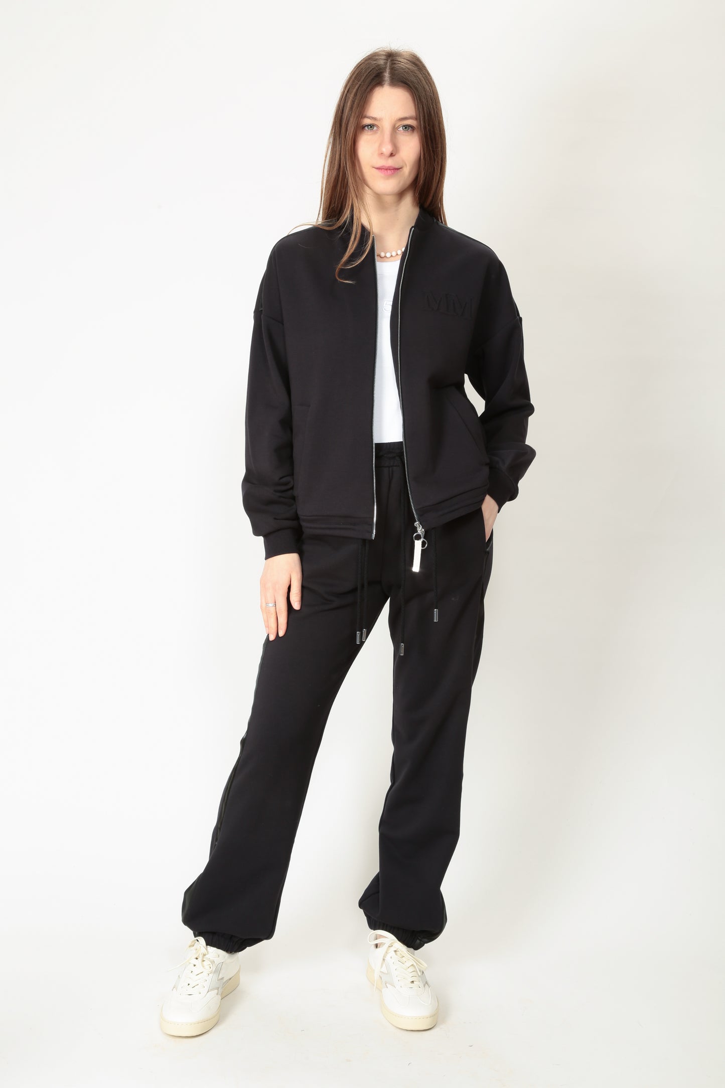 https://admin.shopify.com/store/gulieshop/products/15036208382301#:~:text=https%3A//www.gulieshop.it%20%E2%80%BA%20products%20%E2%80%BA%20maxmara%2Dmm%2Dpantalone%2Djogger%2Ddudy