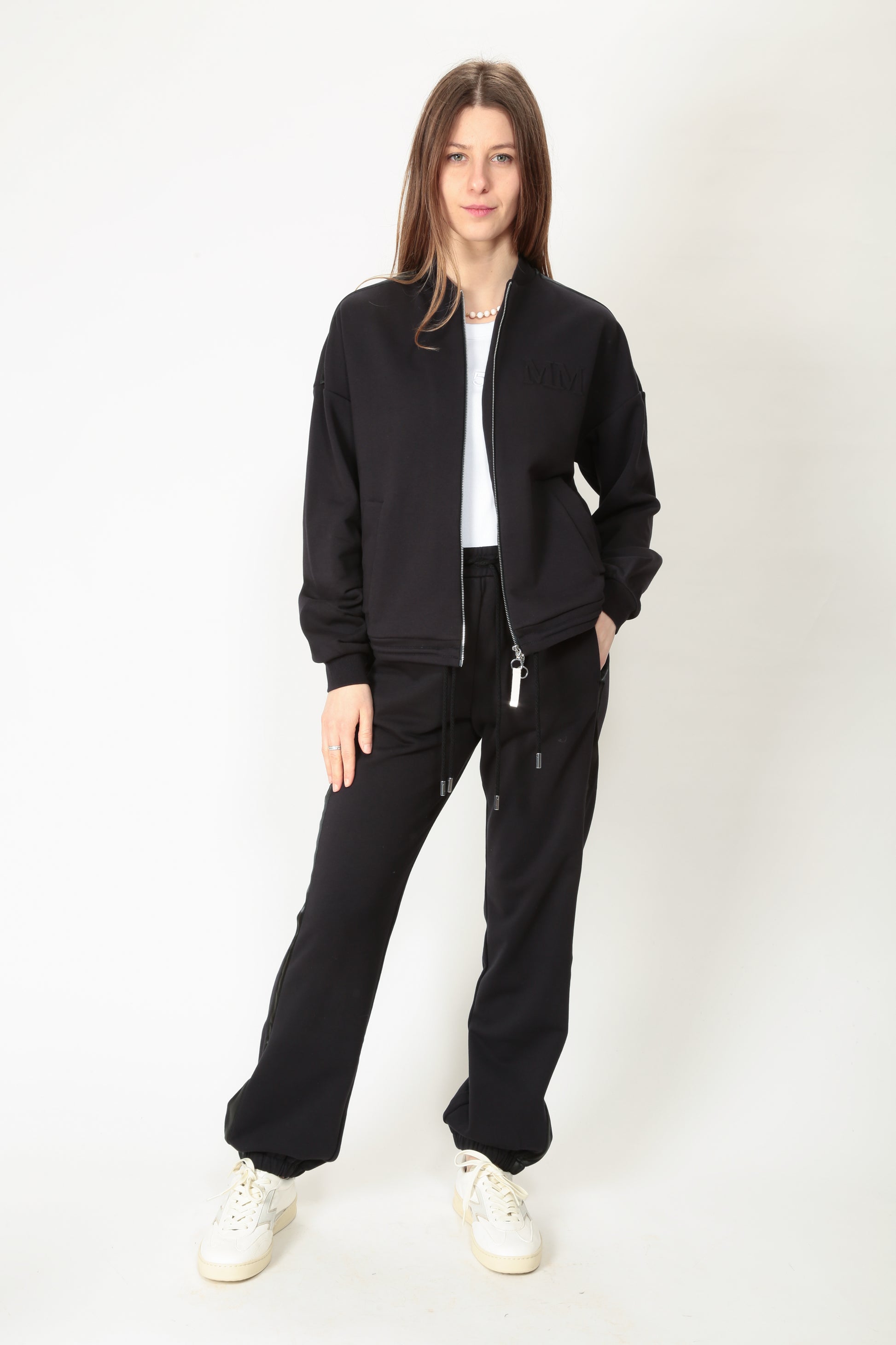 https://admin.shopify.com/store/gulieshop/products/15036208382301#:~:text=https%3A//www.gulieshop.it%20%E2%80%BA%20products%20%E2%80%BA%20maxmara%2Dmm%2Dpantalone%2Djogger%2Ddudy