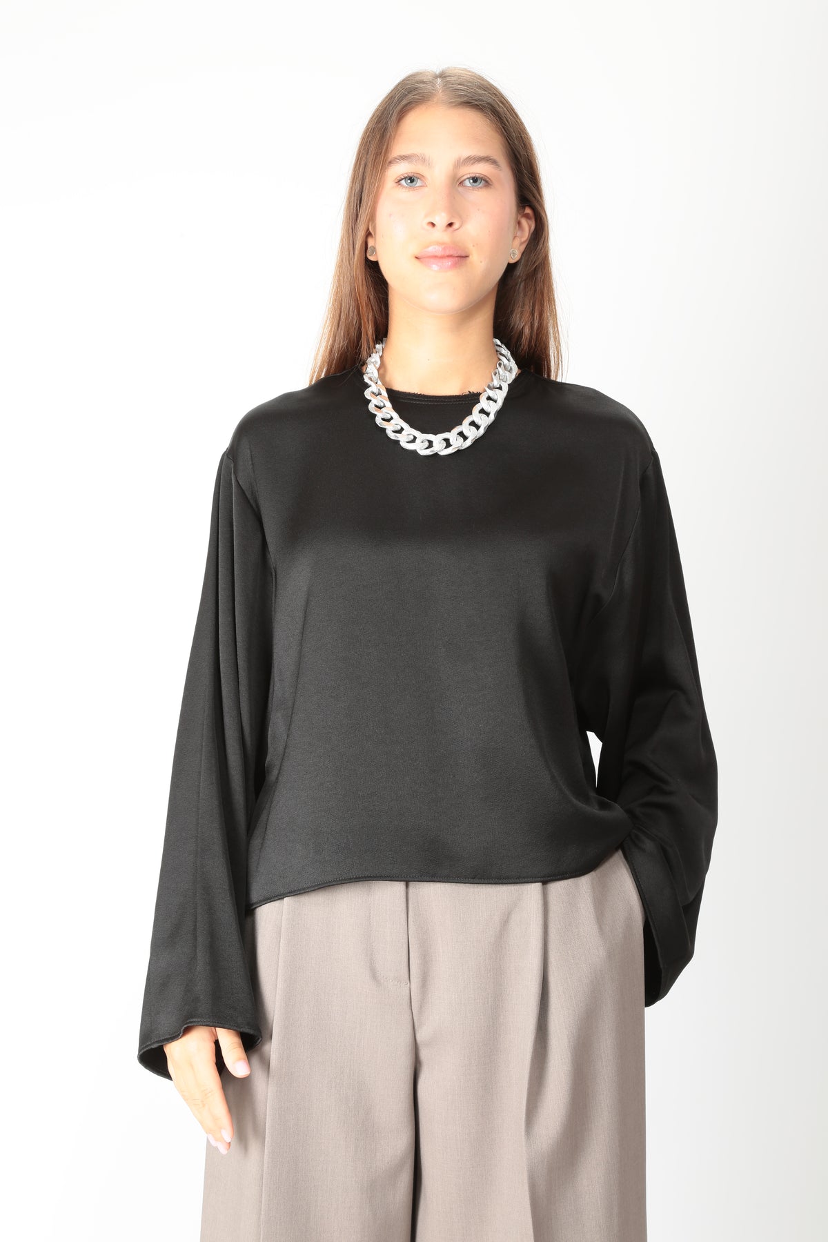 https://admin.shopify.com/store/gulieshop/products/16416817283421#:~:text=https%3A//www.gulieshop.it%20%E2%80%BA%20products%20%E2%80%BA%20solotre%2Dblusa%2Dmisto%2Dviscosa%2Dm1ac0067