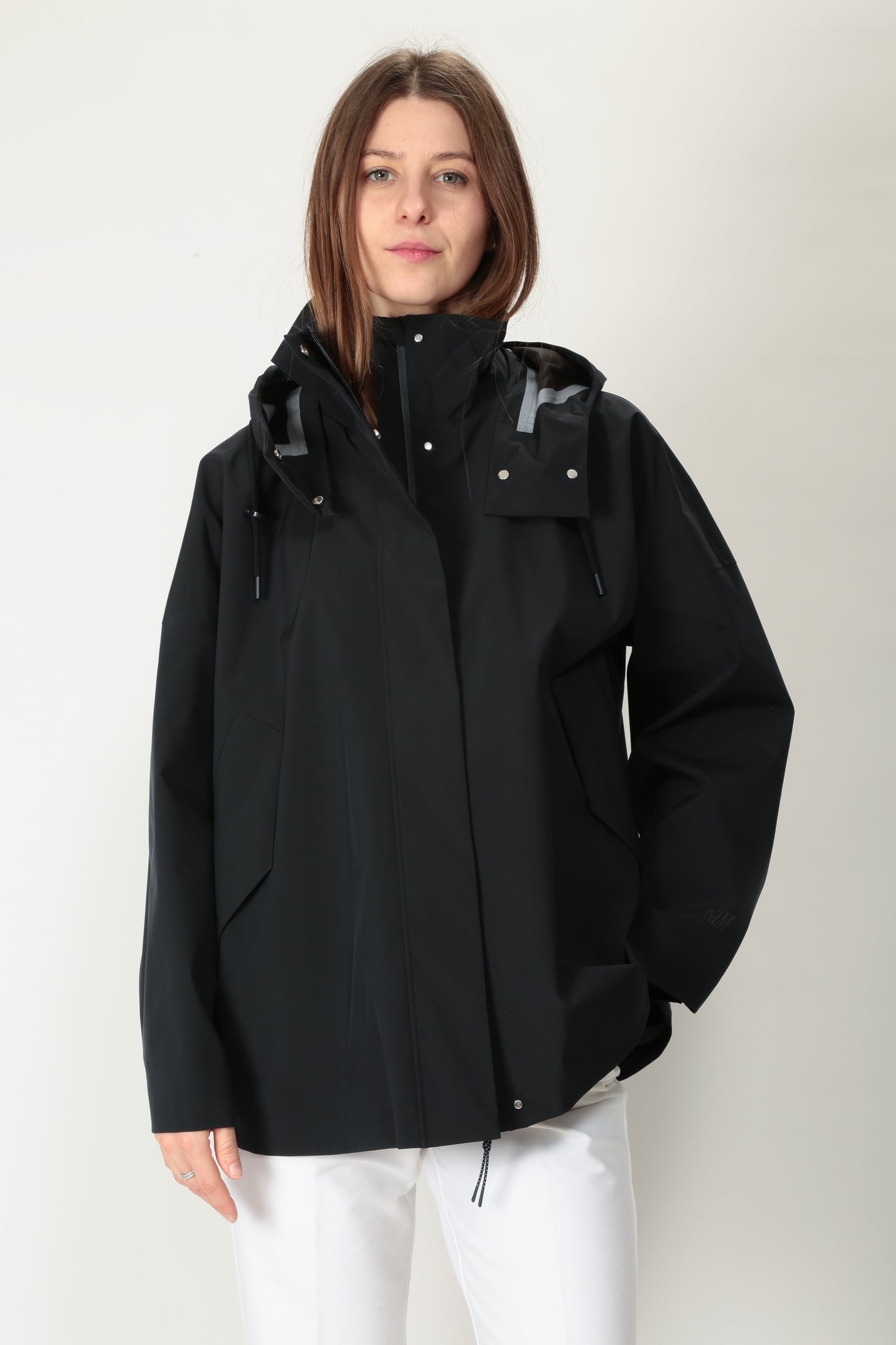 https://admin.shopify.com/store/gulieshop/products/15239507968349#:~:text=https%3A//www.gulieshop.it%20%E2%80%BA%20products%20%E2%80%BA%20maxmara%2Dmm%2Dgiacca%2Din%2Dtela%2Dtecnica%2Dpreston%2D1