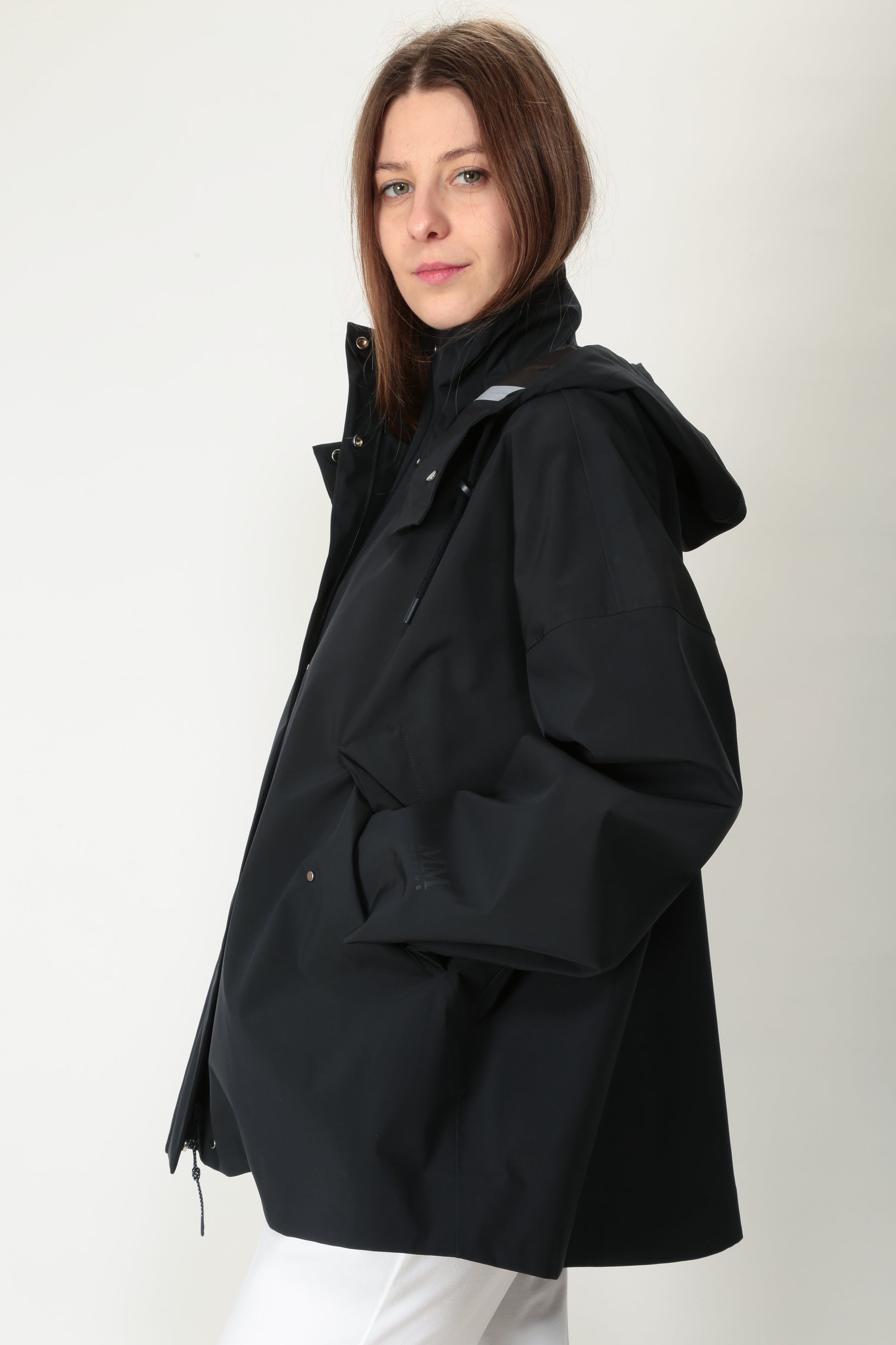 https://admin.shopify.com/store/gulieshop/products/15239507968349#:~:text=https%3A//www.gulieshop.it%20%E2%80%BA%20products%20%E2%80%BA%20maxmara%2Dmm%2Dgiacca%2Din%2Dtela%2Dtecnica%2Dpreston%2D1