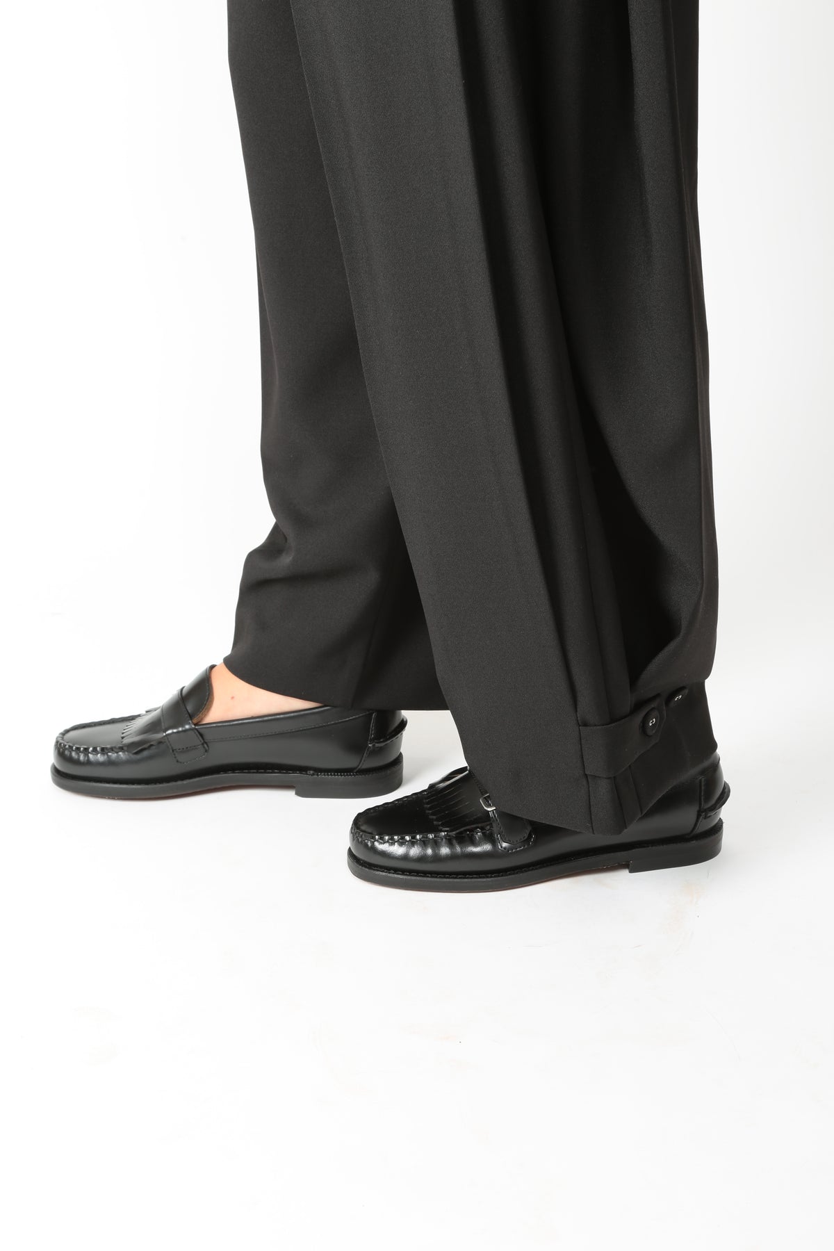 https://admin.shopify.com/store/gulieshop/products/16416821444957#:~:text=https%3A//www.gulieshop.it%20%E2%80%BA%20products%20%E2%80%BA%20solotre%2Dpantalone%2Dampio%2Dm1ac0102%2D1