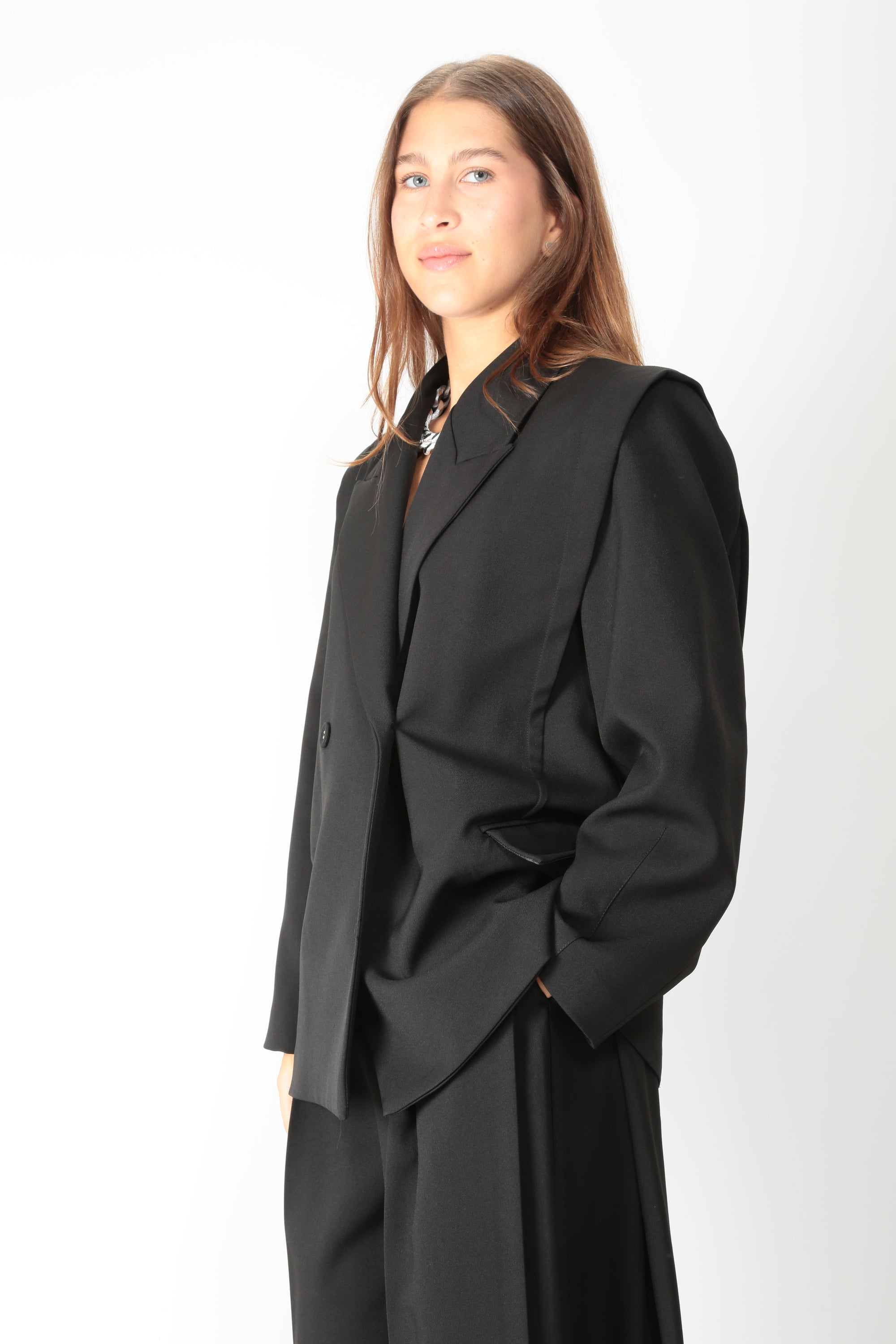 https://admin.shopify.com/store/gulieshop/products/16416821346653#:~:text=https%3A//www.gulieshop.it%20%E2%80%BA%20products%20%E2%80%BA%20solotre%2Dgiacca%2Ddoppiopetto%2Dm1ac0154%2D1