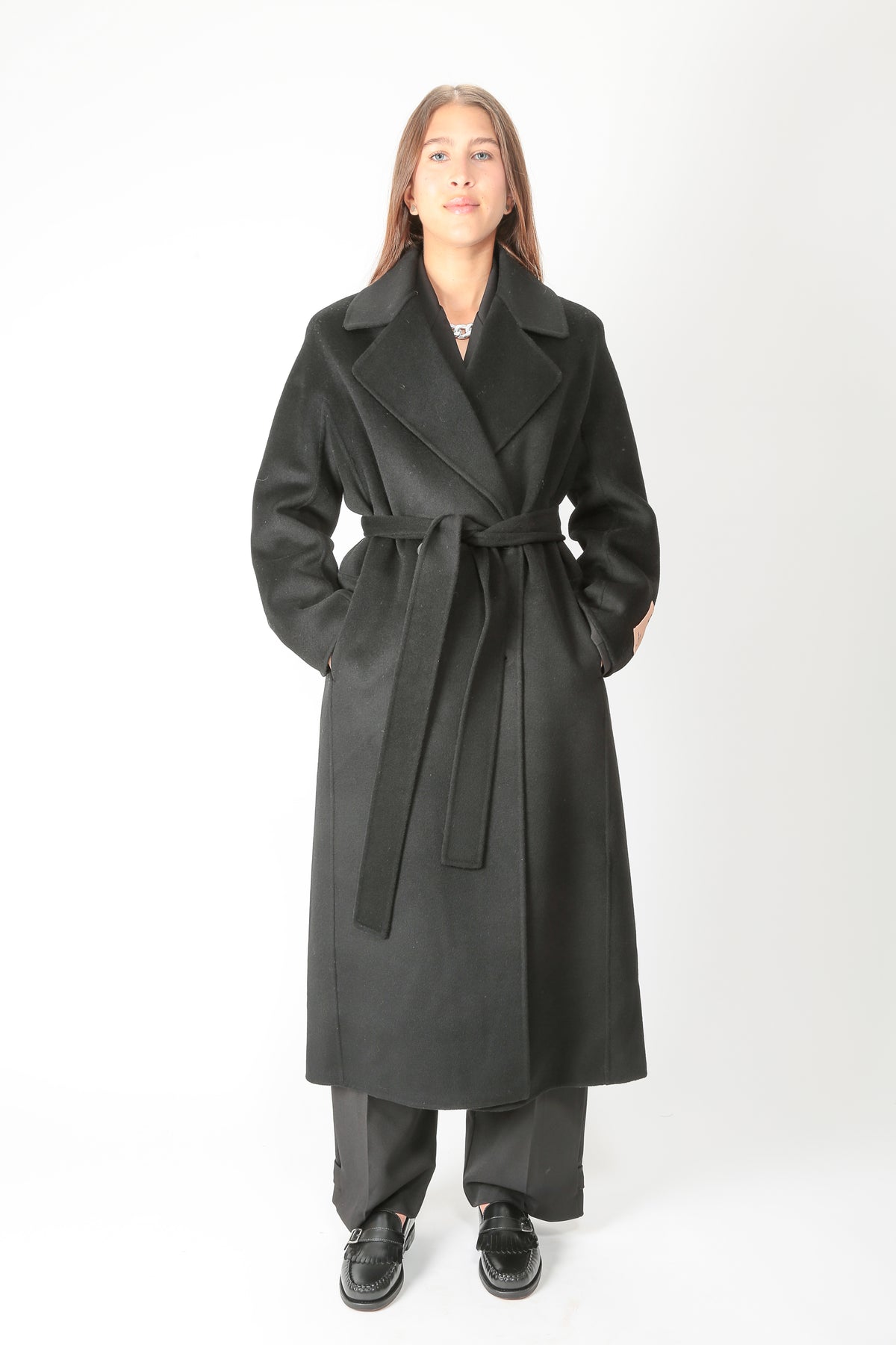 https://admin.shopify.com/store/gulieshop/products/16416817381725#:~:text=https%3A//www.gulieshop.it%20%E2%80%BA%20products%20%E2%80%BA%20solotre%2Dcappotto%2Da%2Dvestaglia%2Dm1ac0001