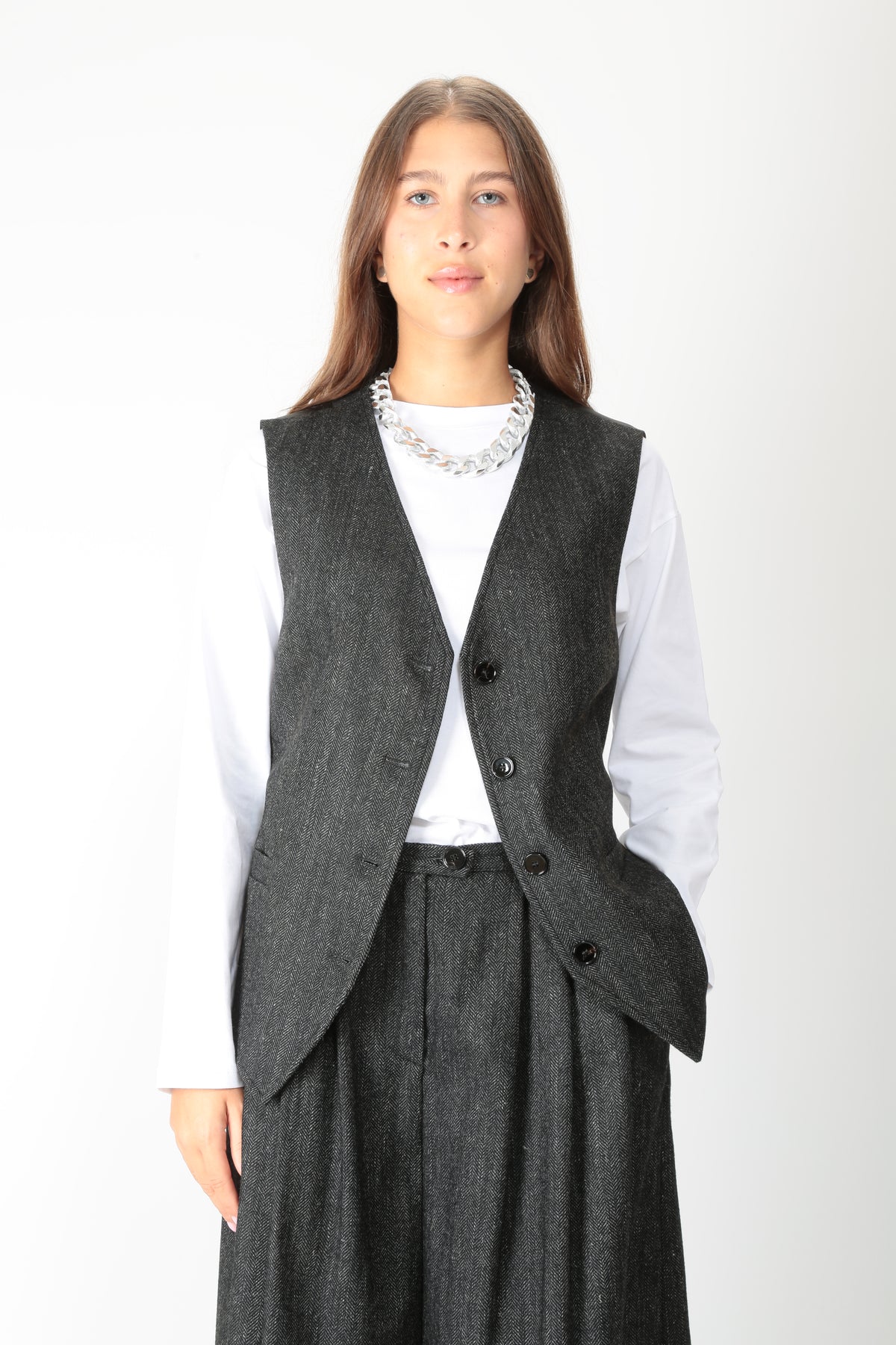 https://admin.shopify.com/store/gulieshop/products/16416817119581#:~:text=https%3A//www.gulieshop.it%20%E2%80%BA%20products%20%E2%80%BA%20solotre%2Dgilet%2Dspinato%2Dm1ac0072