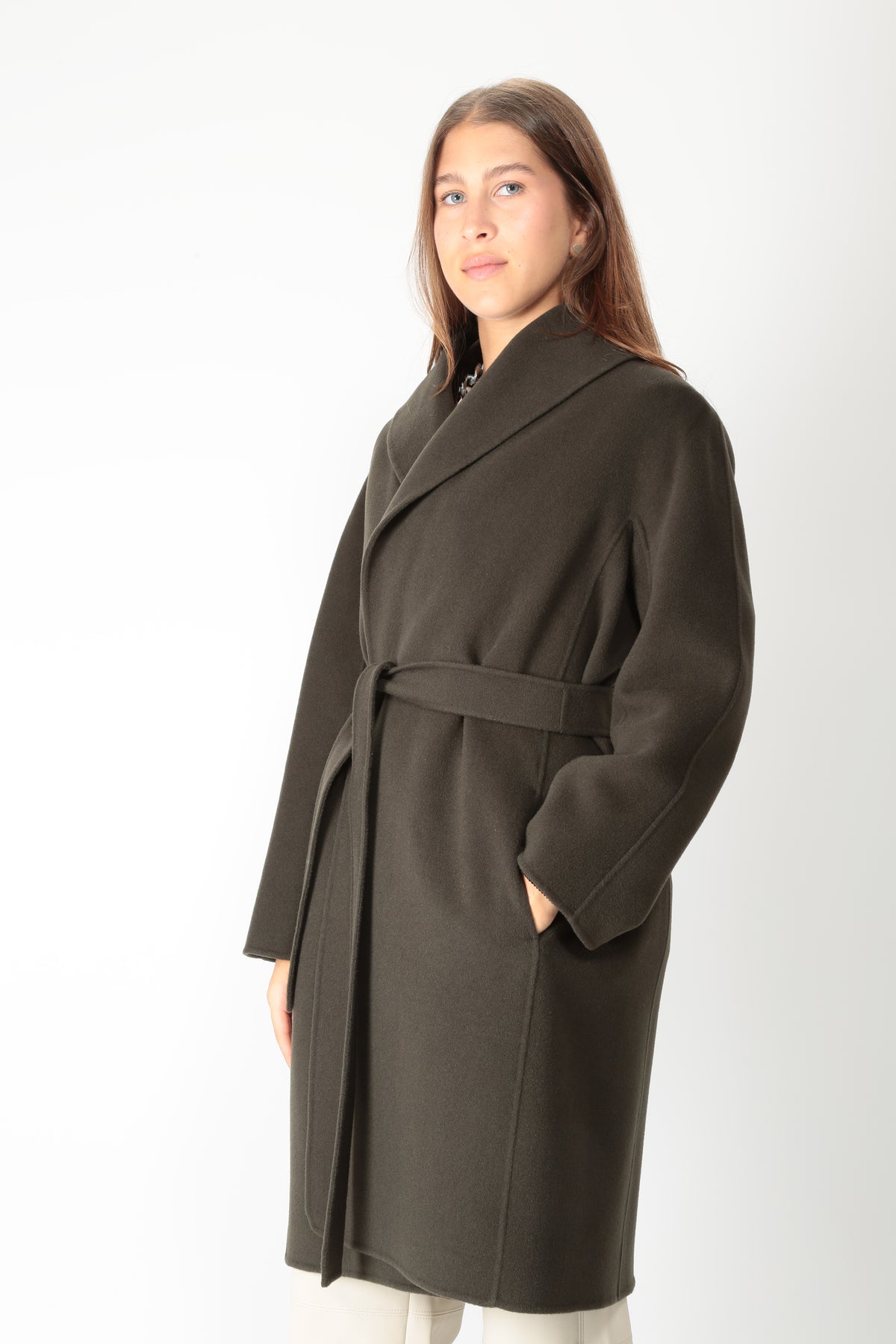https://admin.shopify.com/store/gulieshop/products/16409288933725#:~:text=https%3A//www.gulieshop.it%20%E2%80%BA%20products%20%E2%80%BA%20s%2Dmaxmara%2Dcappotto%2Da%2Dvestaglia%2Dmessi