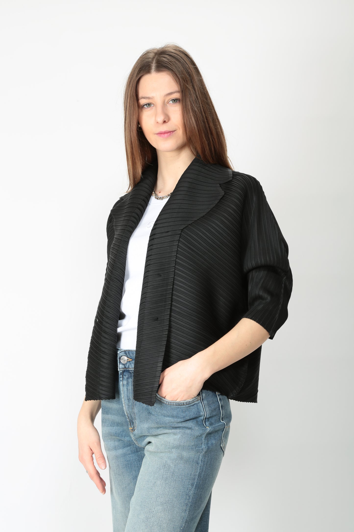 https://admin.shopify.com/store/gulieshop/products/15145065120093#:~:text=https%3A//www.gulieshop.it%20%E2%80%BA%20products%20%E2%80%BA%20meimeij%2Dgiacca%2Dplisse%2Dm5py03%2D1