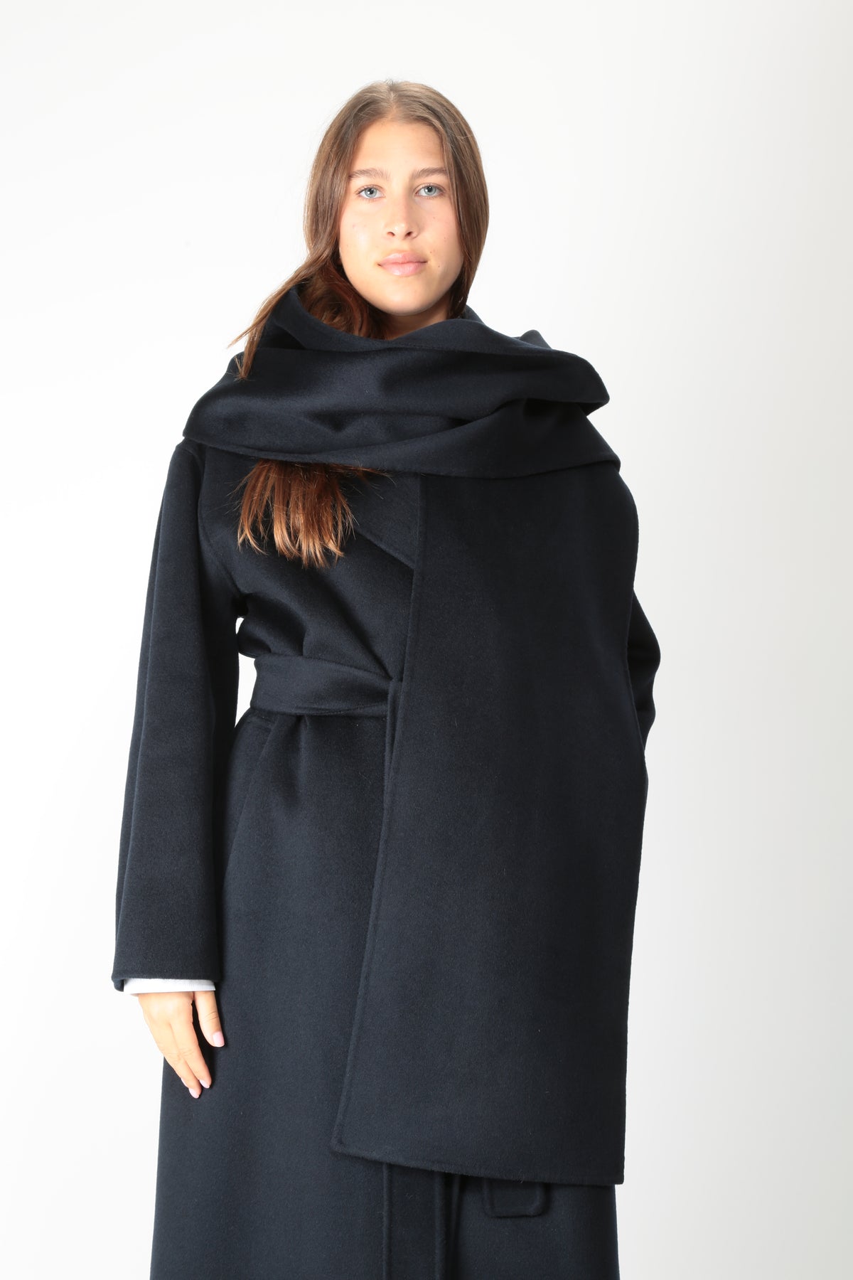 https://admin.shopify.com/store/gulieshop/products/16409289425245#:~:text=https%3A//www.gulieshop.it%20%E2%80%BA%20products%20%E2%80%BA%20s%2Dmaxmara%2Dcappotto%2Dlungo%2Da%2Dvestaglia%2Dsmmcarisma