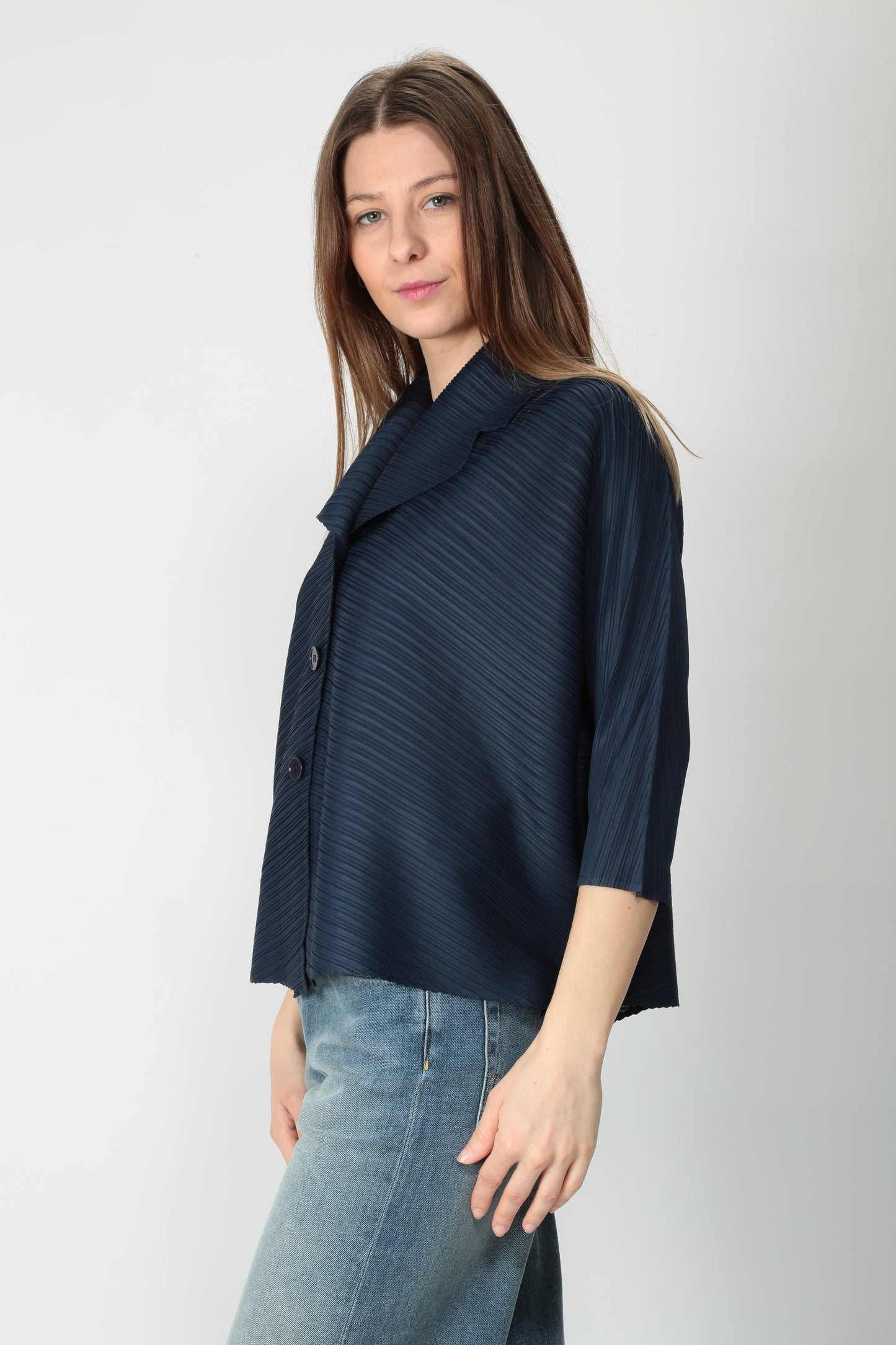 https://admin.shopify.com/store/gulieshop/products/15145065054557#:~:text=https%3A//www.gulieshop.it%20%E2%80%BA%20products%20%E2%80%BA%20meimeij%2Dgiacca%2Dplisse%2Dm5py03