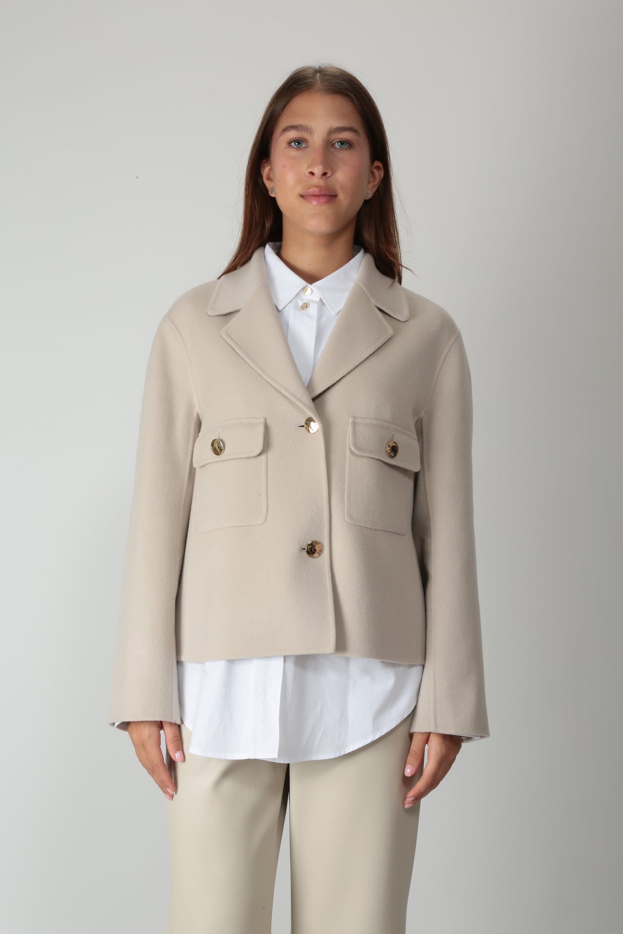 https://admin.shopify.com/store/gulieshop/products/16409288540509#:~:text=https%3A//www.gulieshop.it%20%E2%80%BA%20products%20%E2%80%BA%20s%2Dmaxmara%2Dgiacca%2Dcorta%2Din%2Dlana%2Dsmmsorriso