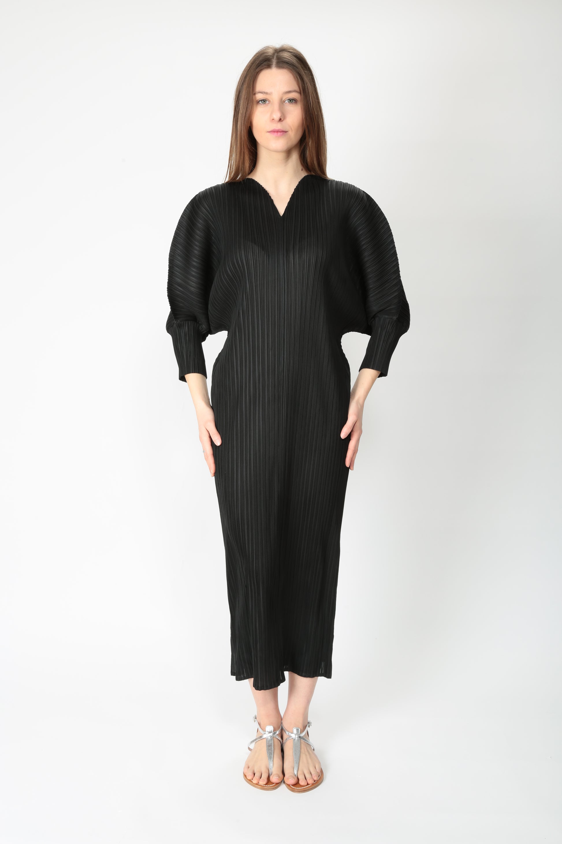 https://admin.shopify.com/store/gulieshop/products/15145065939293#:~:text=https%3A//www.gulieshop.it%20%E2%80%BA%20products%20%E2%80%BA%20meimeij%2Dabito%2Dlungo%2Dplisse%2Dm5py16