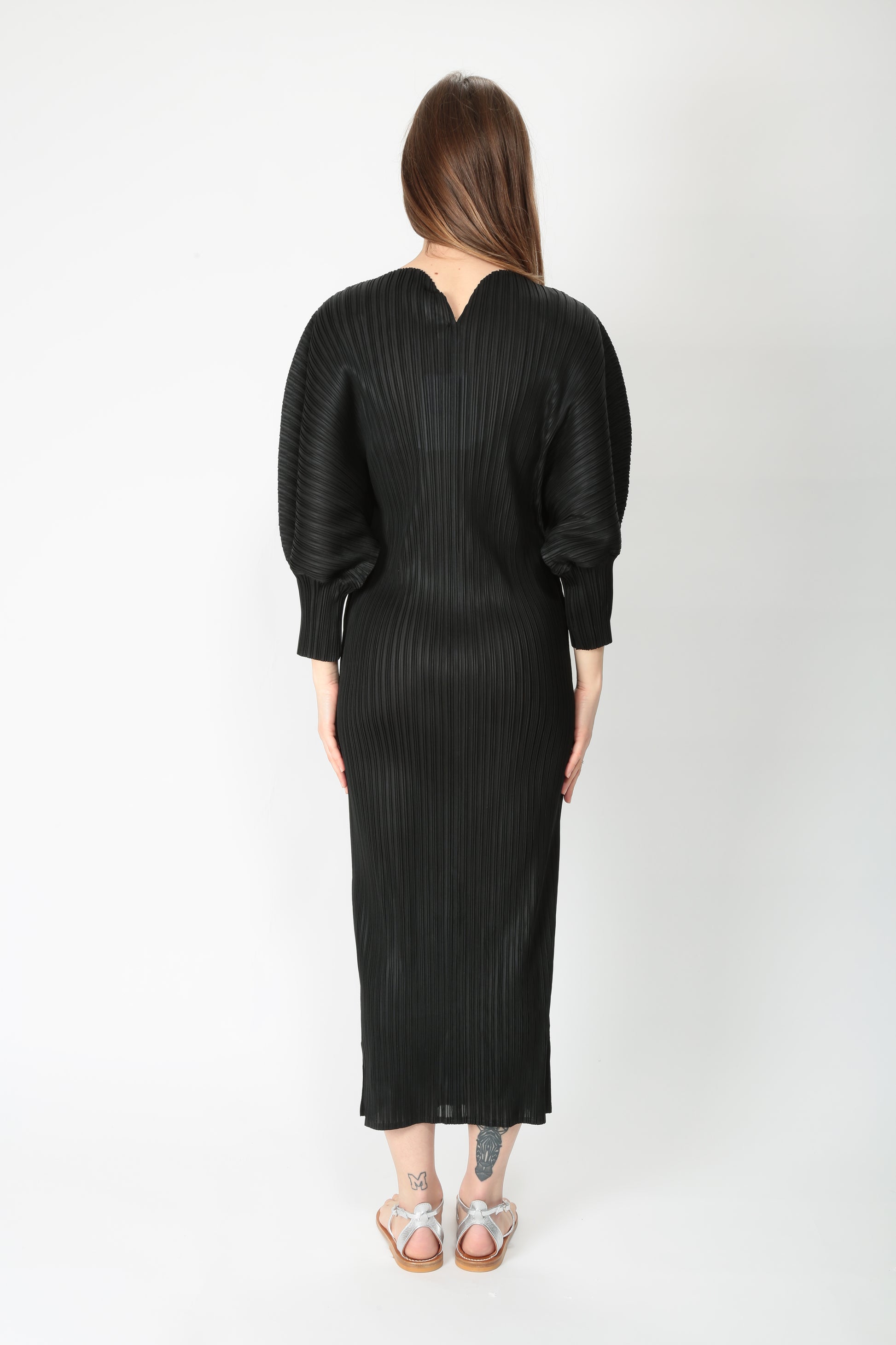https://admin.shopify.com/store/gulieshop/products/15145065939293#:~:text=https%3A//www.gulieshop.it%20%E2%80%BA%20products%20%E2%80%BA%20meimeij%2Dabito%2Dlungo%2Dplisse%2Dm5py16