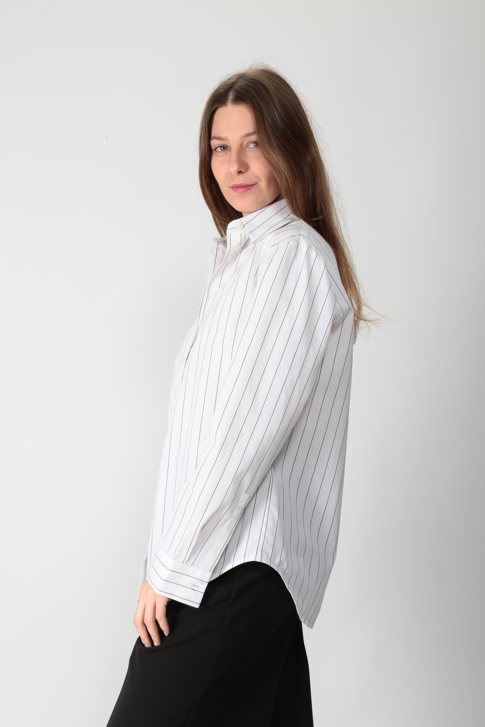 https://admin.shopify.com/store/gulieshop/products/15827274596701#:~:text=https%3A//www.gulieshop.it%20%E2%80%BA%20products%20%E2%80%BA%20maxmara%2Dmm%2Dcamicia%2Da%2Drighe%2Deffige