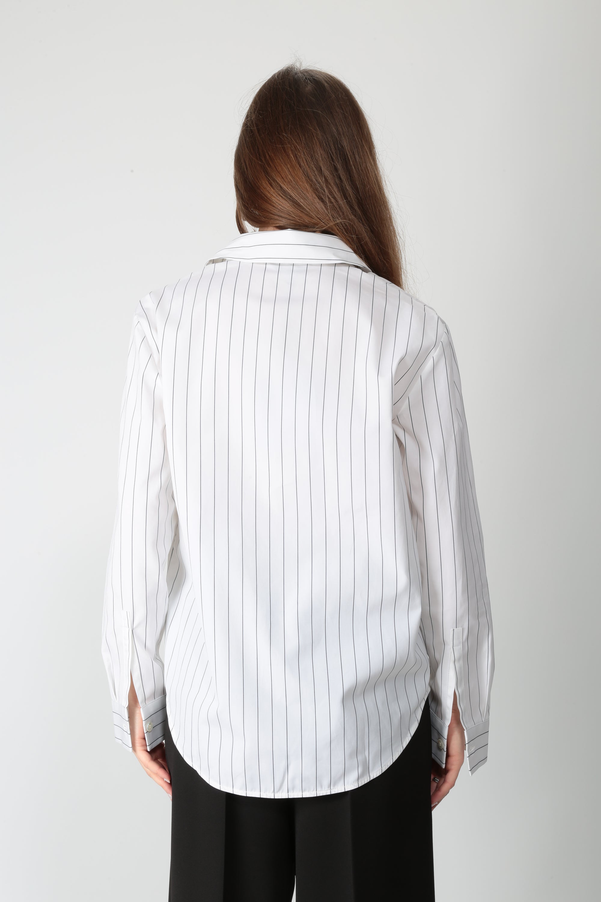 https://admin.shopify.com/store/gulieshop/products/15827274596701#:~:text=https%3A//www.gulieshop.it%20%E2%80%BA%20products%20%E2%80%BA%20maxmara%2Dmm%2Dcamicia%2Da%2Drighe%2Deffige