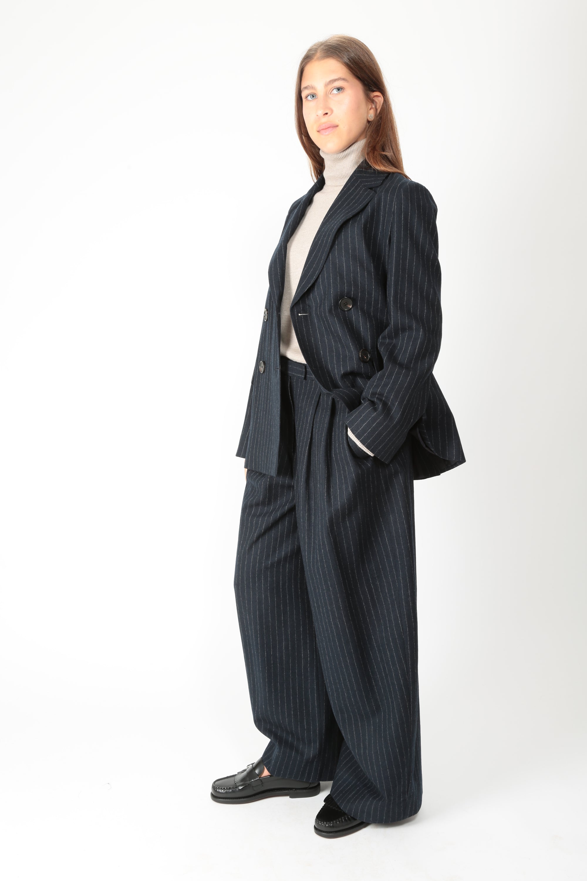 https://admin.shopify.com/store/gulieshop/products/16409289720157#:~:text=https%3A//www.gulieshop.it%20%E2%80%BA%20products%20%E2%80%BA%20s%2Dmaxmara%2Dpantalone%2Dgessato%2Dsmmordine