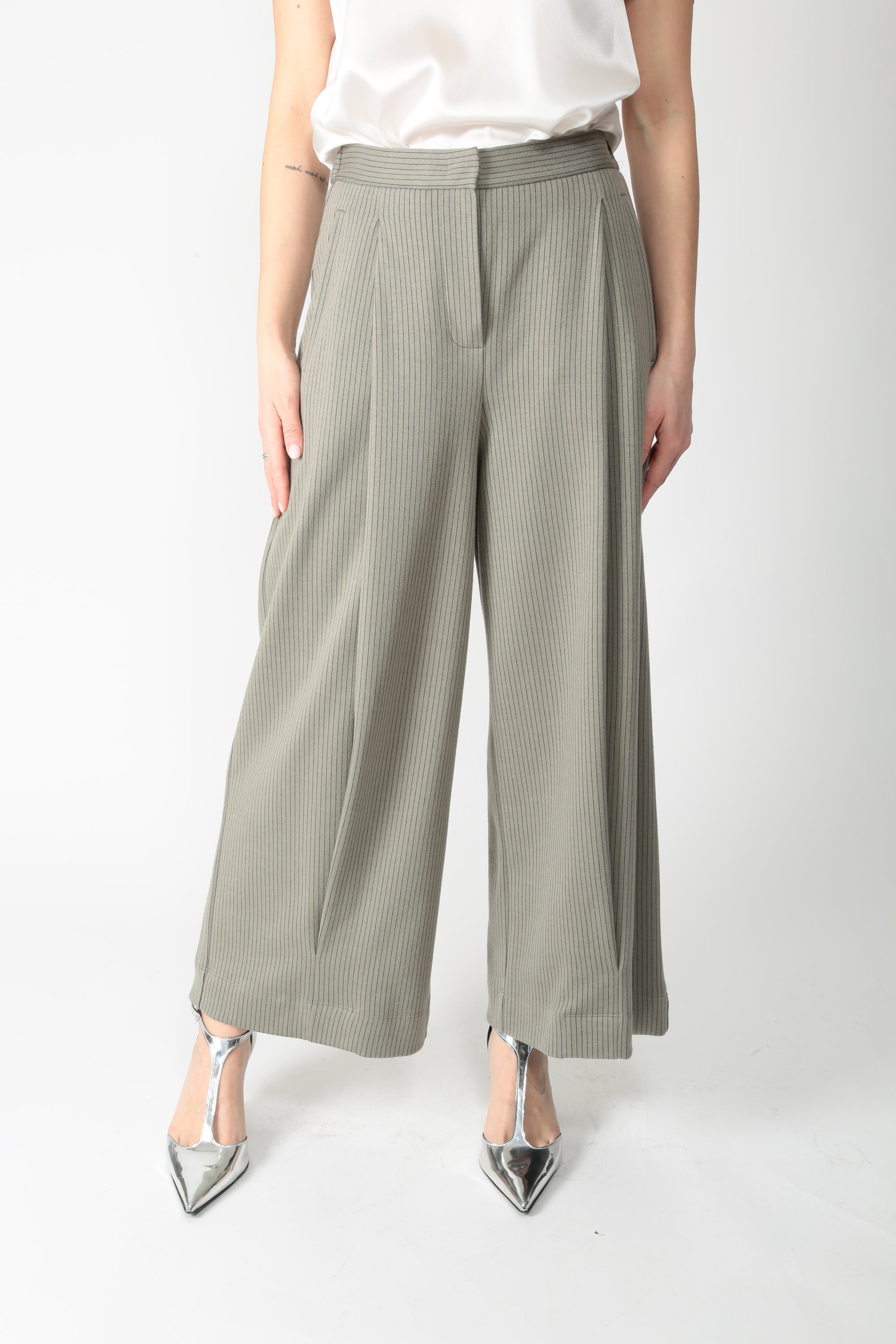 https://admin.shopify.com/store/gulieshop/products/15865941524829#:~:text=https%3A//www.gulieshop.it%20%E2%80%BA%20products%20%E2%80%BA%20maxmara%2Dmm%2Dpantalone%2Da%2Drighe%2Dmmlsabbia