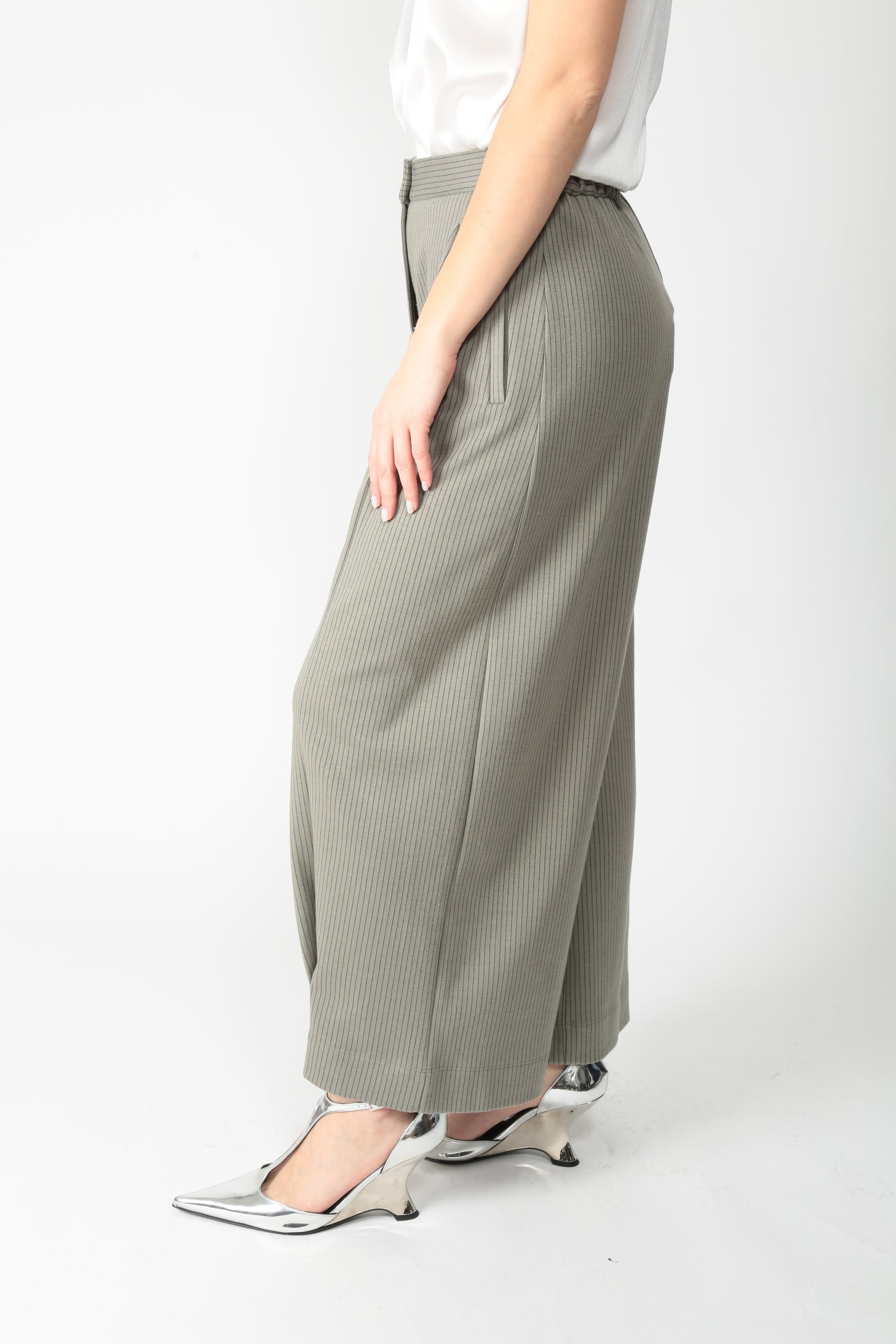 https://admin.shopify.com/store/gulieshop/products/15865941524829#:~:text=https%3A//www.gulieshop.it%20%E2%80%BA%20products%20%E2%80%BA%20maxmara%2Dmm%2Dpantalone%2Da%2Drighe%2Dmmlsabbia