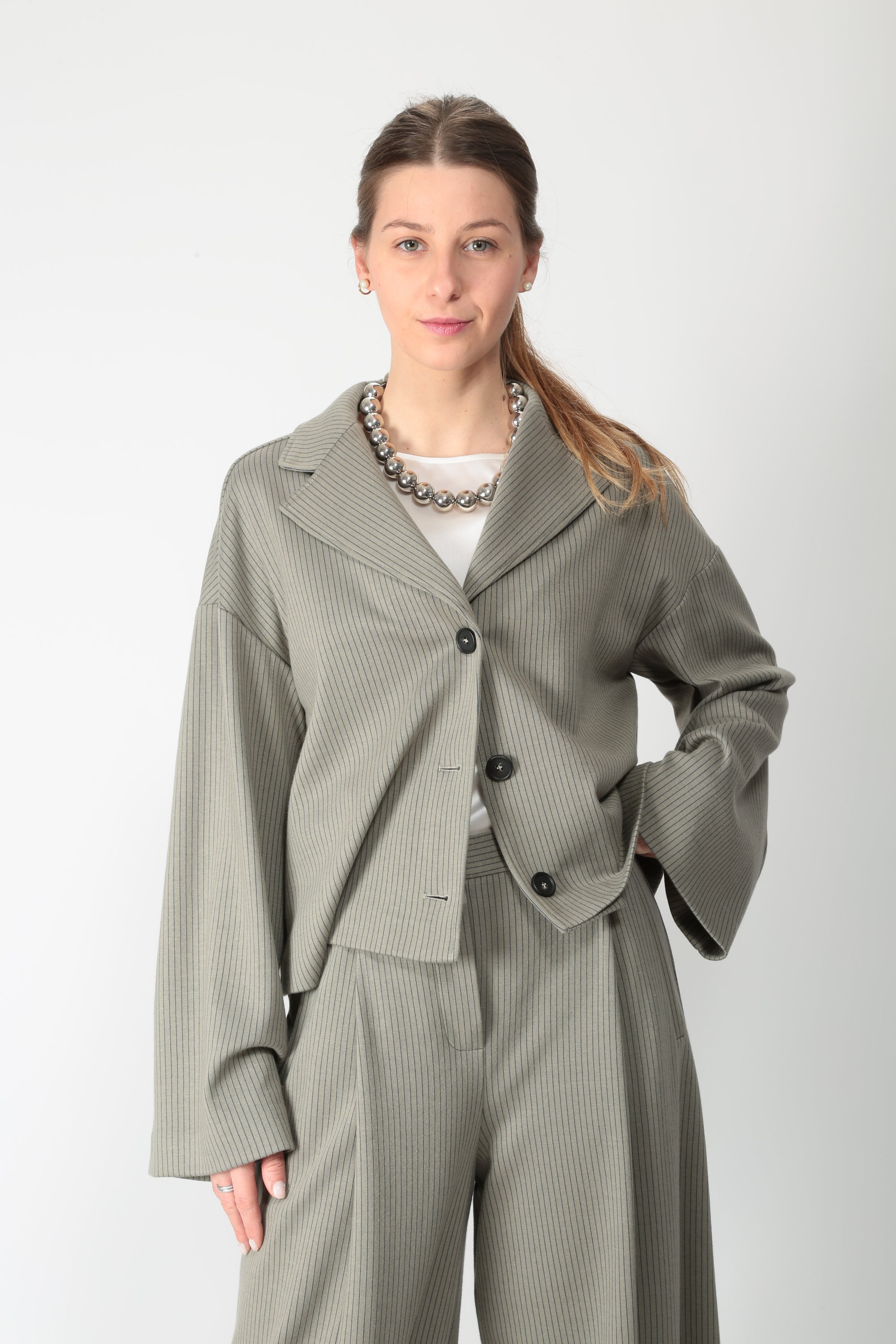 https://admin.shopify.com/store/gulieshop/products/15865941492061#:~:text=https%3A//www.gulieshop.it%20%E2%80%BA%20products%20%E2%80%BA%20maxmara%2Dmm%2Dgiacca%2Dcropped%2Da%2Drighe%2Dmmlgiuliva